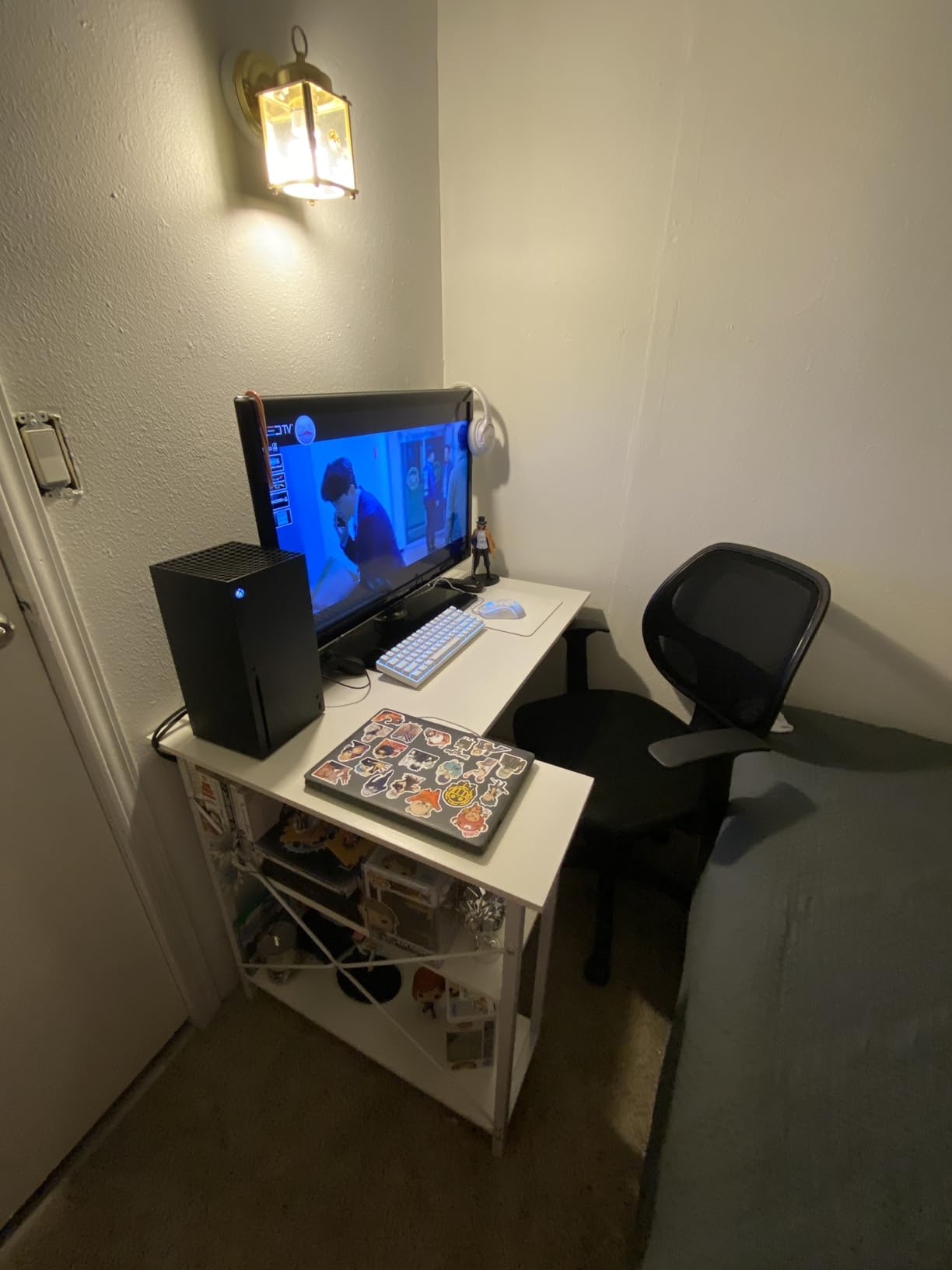 CubiCubi L Shaped Desk, 40 CubiCubi L Shaped Desk, 40