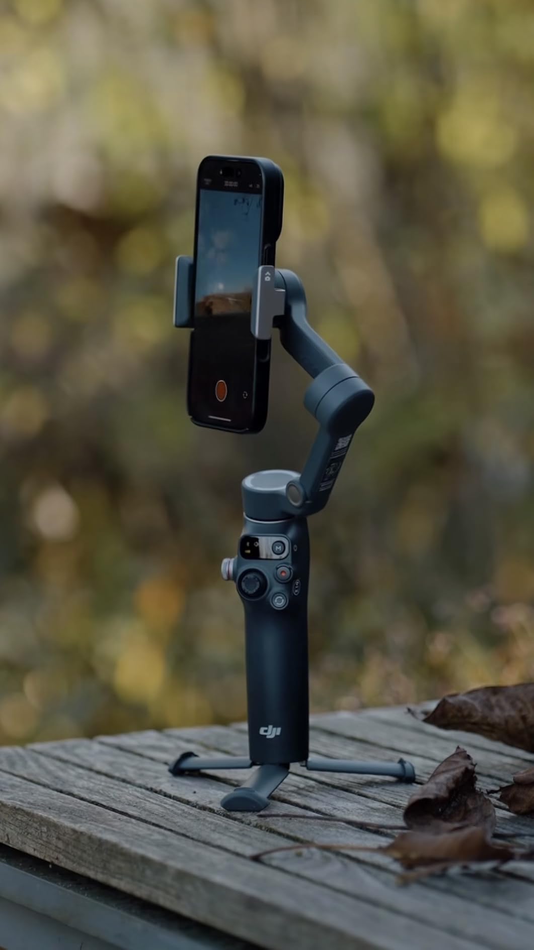 DJI Osmo Mobile 8 Gimbal Stabilizer for Phone, Native Tracking with Audio & Lighting, 360° Pan Rotation, Built-in Extension Rod & Tripod, 10h Battery Customer Review DJI Osmo Mobile 8 Gimbal Stabilizer for Phone, Native Tracking with Audio & Lighting, 360° Pan Rotation, Built-in Extension Rod & Tripod, 10h Battery - Customer Photo 1