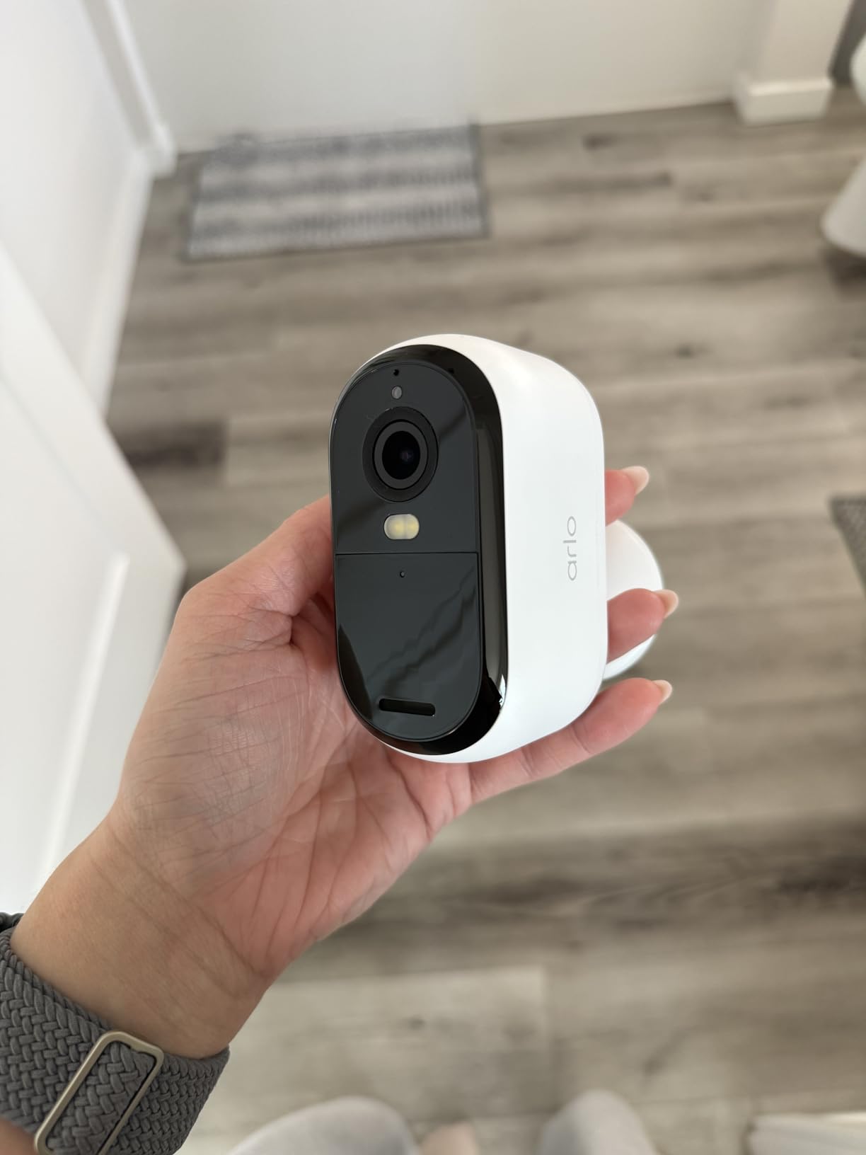 Arlo Essential Security Camera 2K (3rd Gen, 2025 Release) - Wireless Outdoor Camera, Battery Power, Person Recognition, Package Detection, Animated Preview, 1-Month Trial of Secure Plan Customer Review Arlo Essential Security Camera 2K (3rd Gen, 2025 Release) - Wireless Outdoor Camera, Battery Power, Person Recognition, Package Detection, Animated Preview, 1-Month Trial of Secure Plan - Customer Photo 2