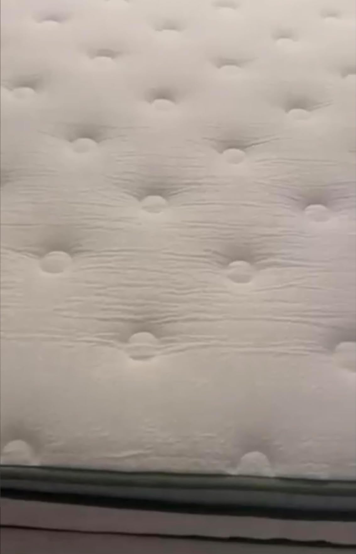 Emerspring Queen Mattress 12 Inch Hybrid Memory Foam Mattress in a Box with Individual Pocket Innerspring for Motion Isolation & Pressure Relief, Edge Support, Medium Firm - Customer Photo 4