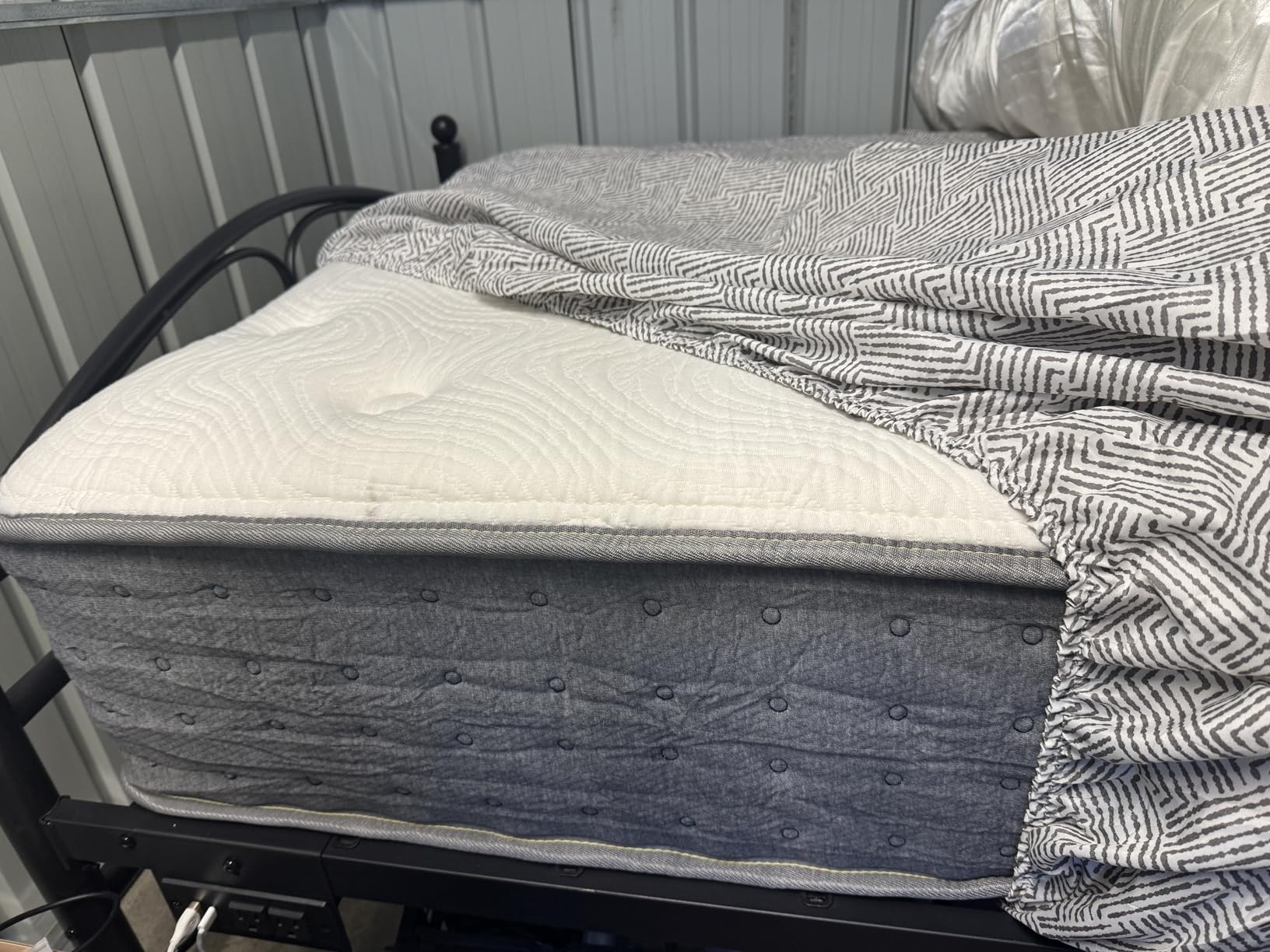 12 Inch Queen Mattress | The Feel Most Sleepers Prefer | Hybrid Queens Size Mattress Contouring Memory Foam Comfort & Balanced Support for Back and Side Sleepers – Medium-Firm - Customer Photo 2