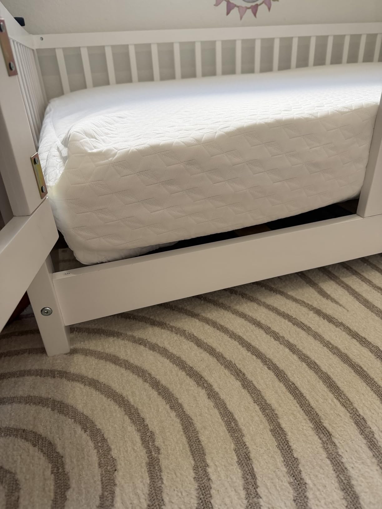 Novilla 8 Inch Twin XL Memory Foam Mattress in a Box for Kids & Adults, Contour Support & Pressure Relief, White, CertiPUR-US Certified Customer Review Novilla 8 Inch Twin XL Memory Foam Mattress in a Box for Kids & Adults, Contour Support & Pressure Relief, White, CertiPUR-US Certified - Customer Photo 1