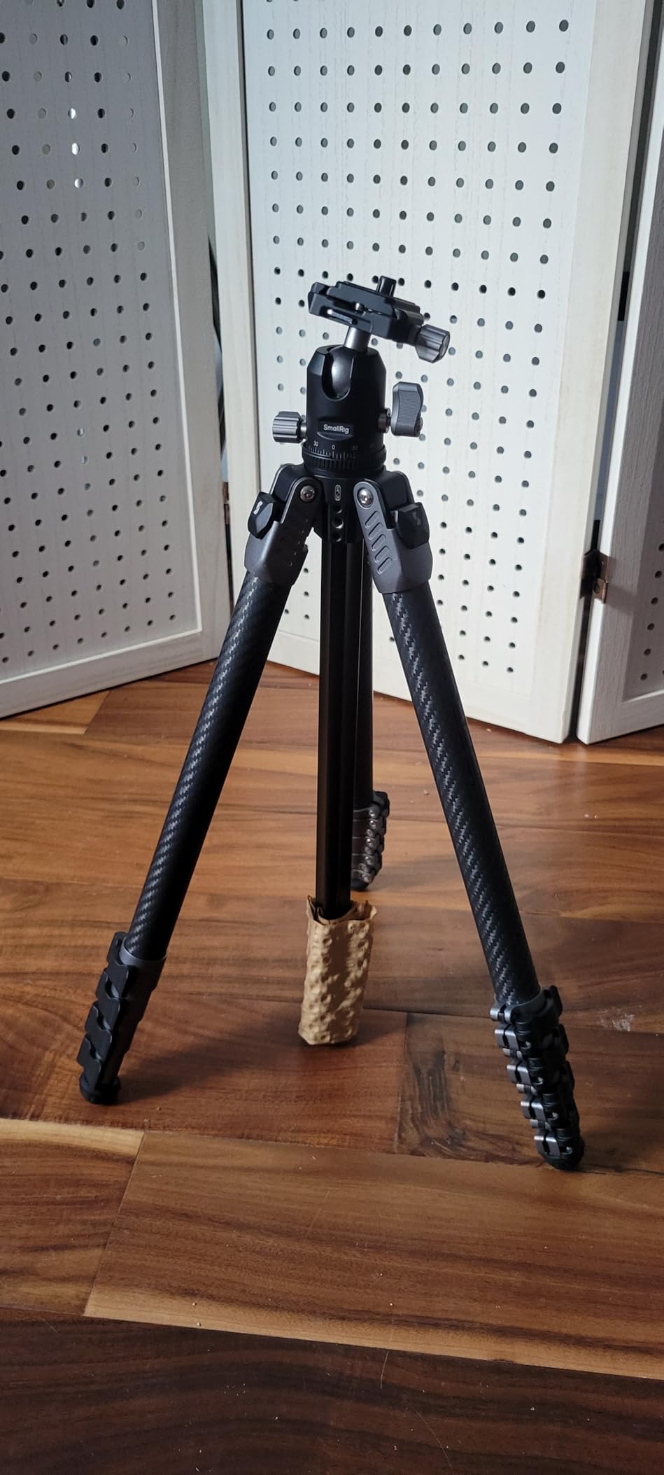 SmallRig 160cm/62.6'' Carbon Fiber Camera Tripod, 360° Ball Head, Max Load 5kg(11lbs), Weight 1.4kg(3lbs), Storage Length 47cm(18.5''), Travel Tripod for Vlogging/Macro Photography - Customer Photo 1