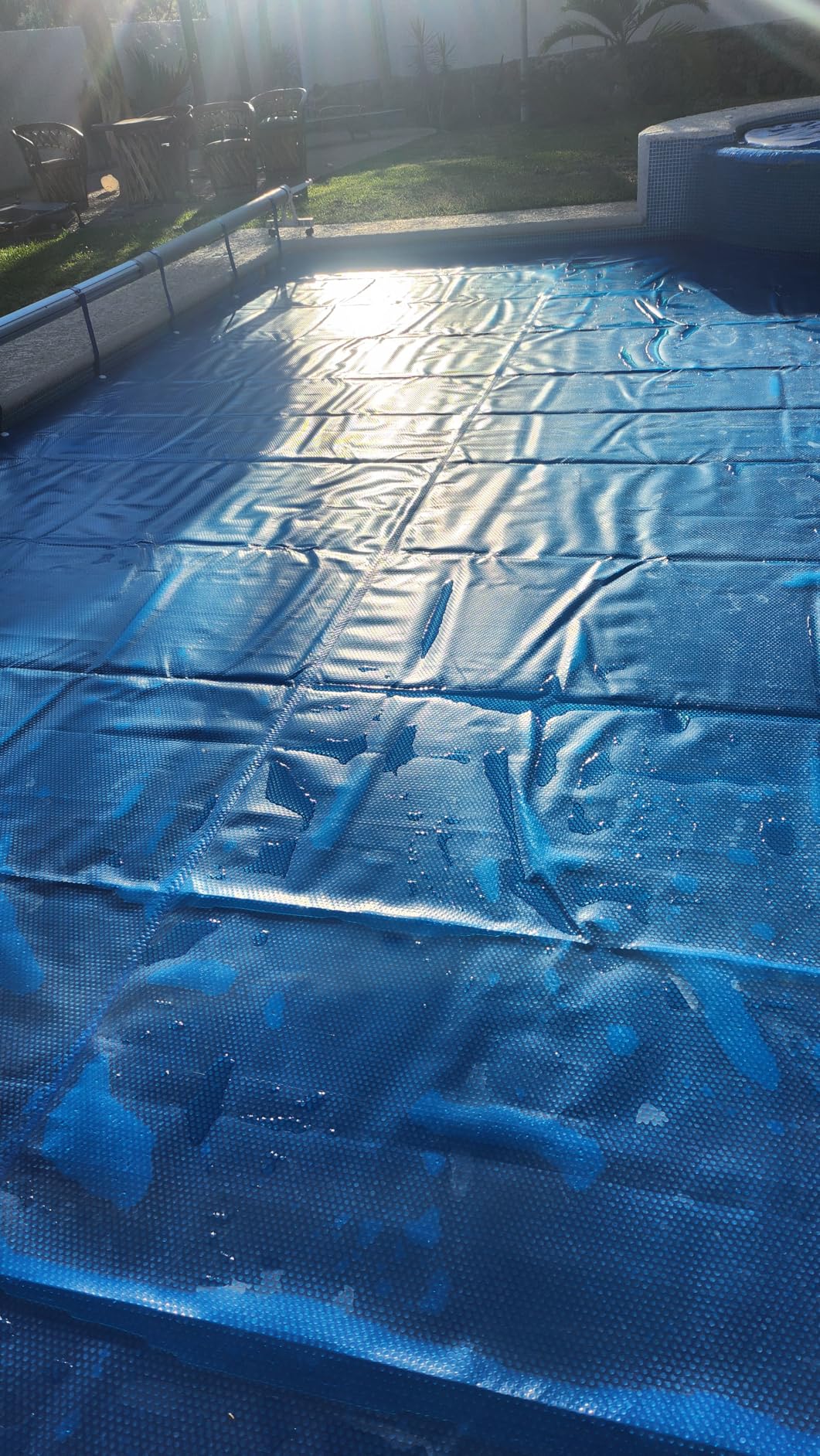 VEVOR Solar Pool Cover 24 ft, 16 Mil Round Solar Blanket Blue | for Inground & Above Ground Pools, PE Bubble Design, Cut-to-Fit Pool Cover for Heat Retention & Water Evaporation Reduction customer photo 2