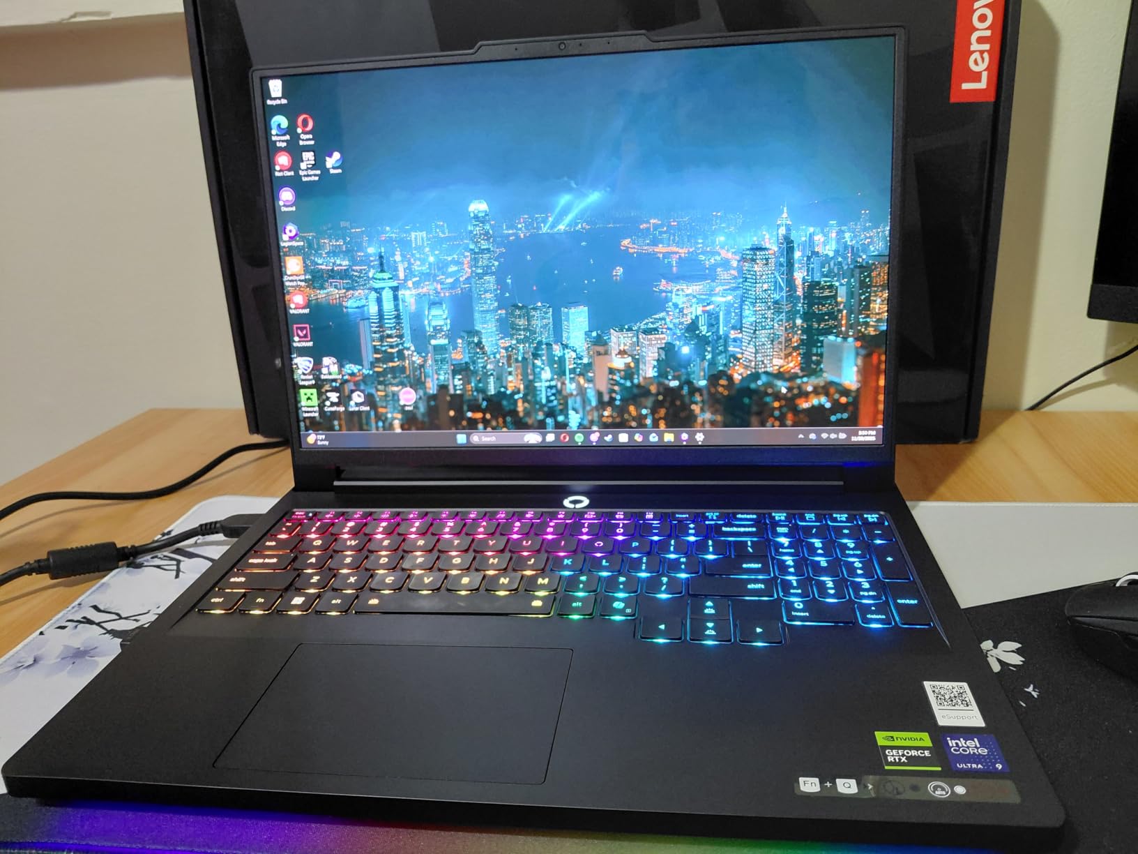 Lenovo Legion Pro 7i – AI-Powered Gaming Laptop – Intel Core Ultra 7 255HX – 16