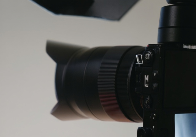 Best Mirrorless Cameras for Portrait Photography [cy]: 8 Models Tested - rosenberryrooms