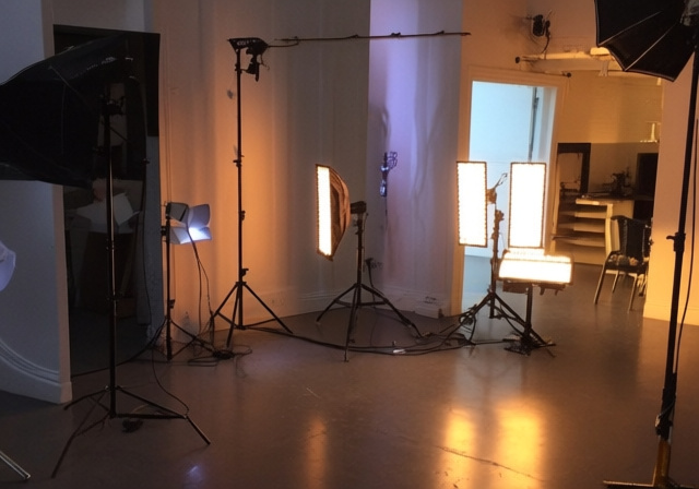 Best Lighting Equipment Under $500: 12 Professional Kits Tested - rosenberryrooms