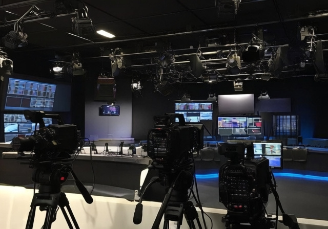 Best Broadcast Cameras [cy]: 8 Professional Studio Cameras Reviewed - rosenberryrooms