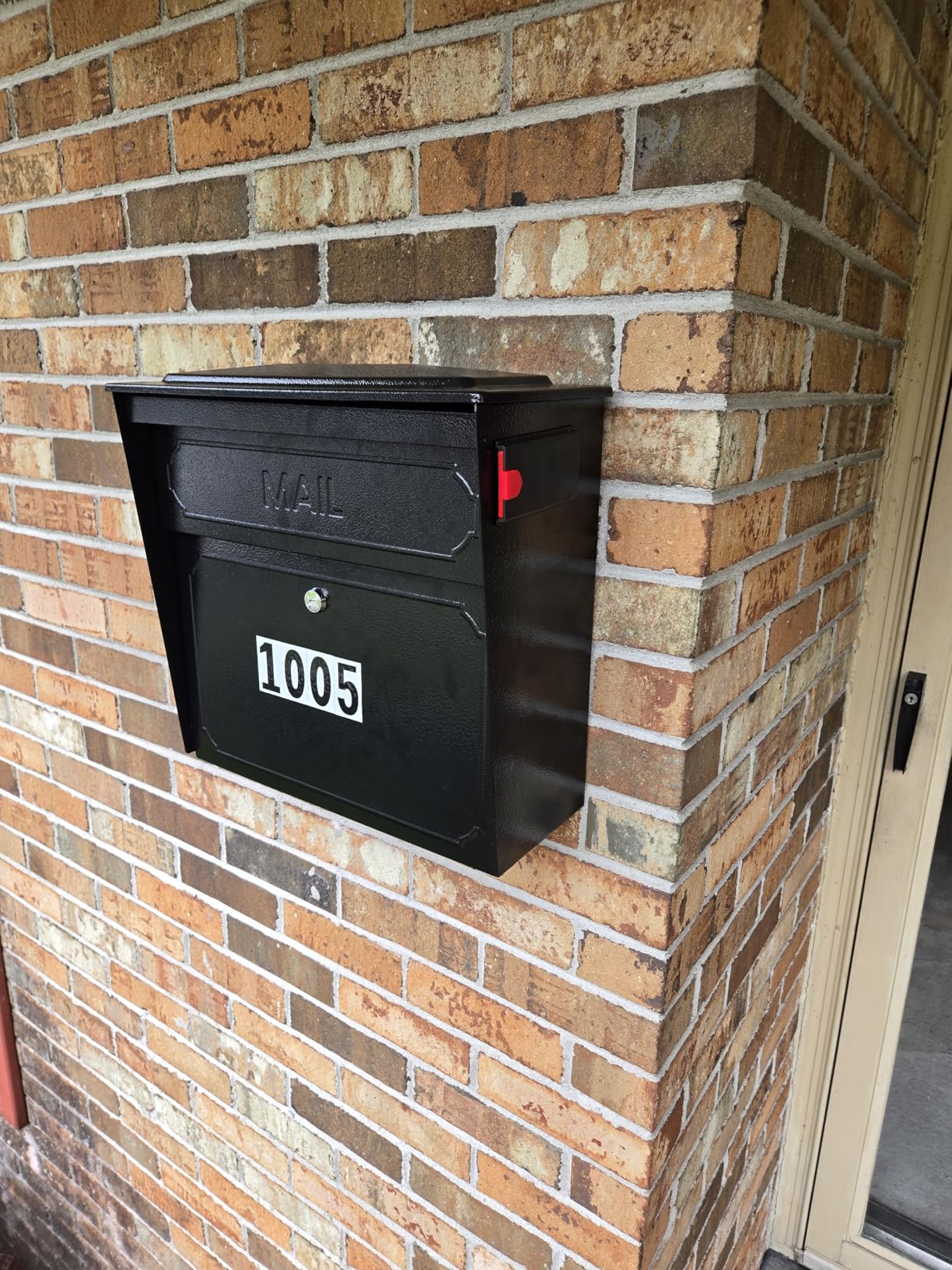 Mail Boss 7174 Townhouse, Bronze Wall Mount Decorative Locking Security Mailbox For Home,Medium customer photo 1