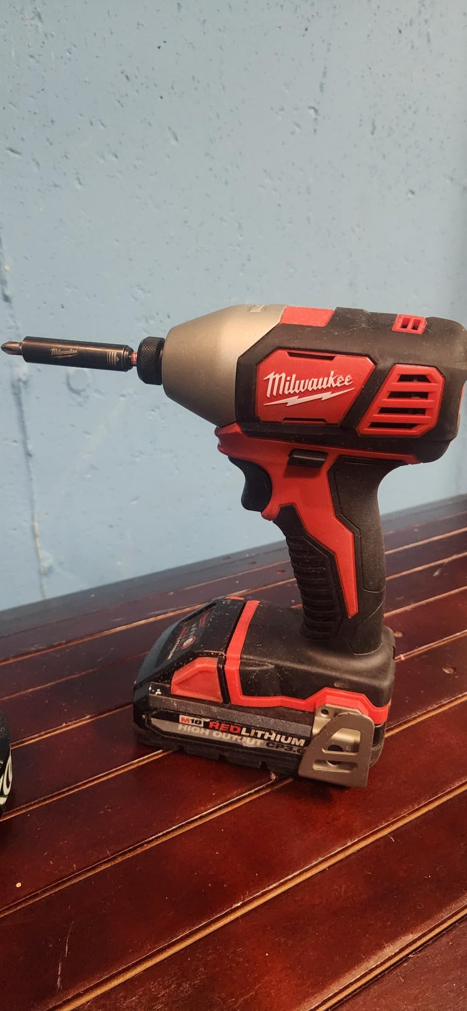 Milwaukee 2656-20 M18 18V 1/4 Inch Lithium Ion Hex Impact Driver with 1,500 Inch Pounds of Torque and LED Lighting Array (Battery Not Included, Power Tool Only) Customer Review Milwaukee 2656-20 M18 18V 1/4 Inch Lithium Ion Hex Impact Driver with 1,500 Inch Pounds of Torque and LED Lighting Array (Battery Not Included, Power Tool Only) - Customer Photo 3