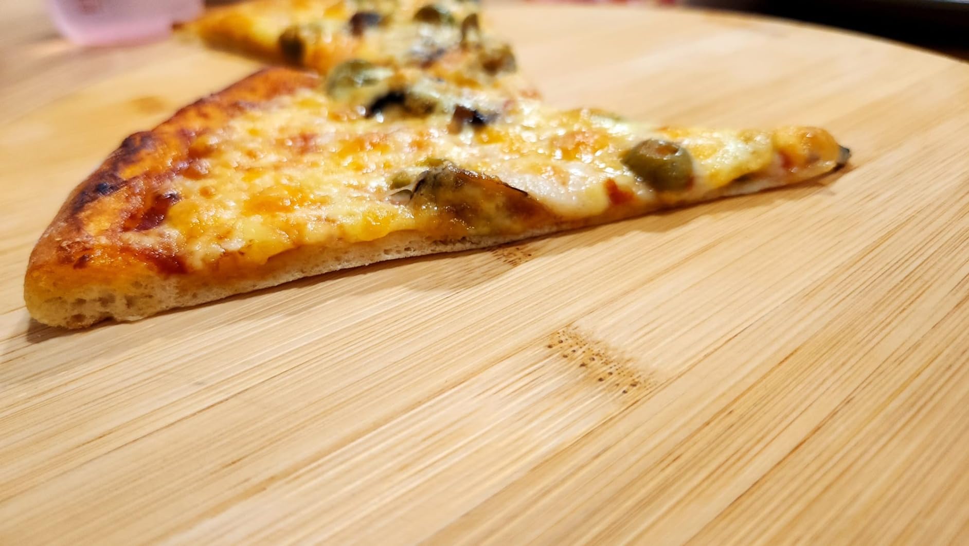 Wilton Perfect Results Premium Non-Stick Pizza Pan, 14 Inch customer photo 1