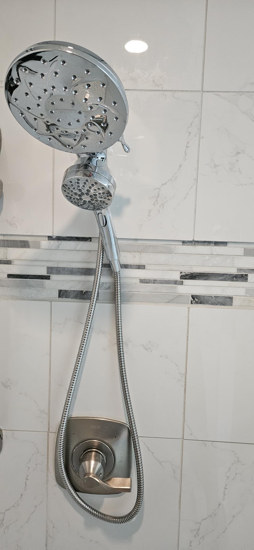 Moen Engage Magnetix 2-in-1 Combo Rain Showerhead with Detachable Handheld Shower Spray, Featuring Magnetic Docking System, Spot Resist Brushed Nickel, 26009SRN customer photo 2