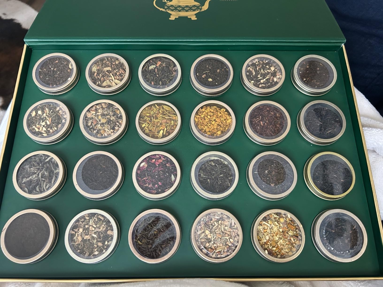 VAHDAM, Luxury Valentines Day Tea Gift Set | 24 Unique Loose Leaf Teas in Tin Caddies - Premium Tea Gift Box | Tea Gift Set | Valentines Day Gifts for Him & Her Customer Review VAHDAM, Luxury Valentines Day Tea Gift Set | 24 Unique Loose Leaf Teas in Tin Caddies - Premium Tea Gift Box | Tea Gift Set | Valentines Day Gifts for Him & Her - Customer Photo 2