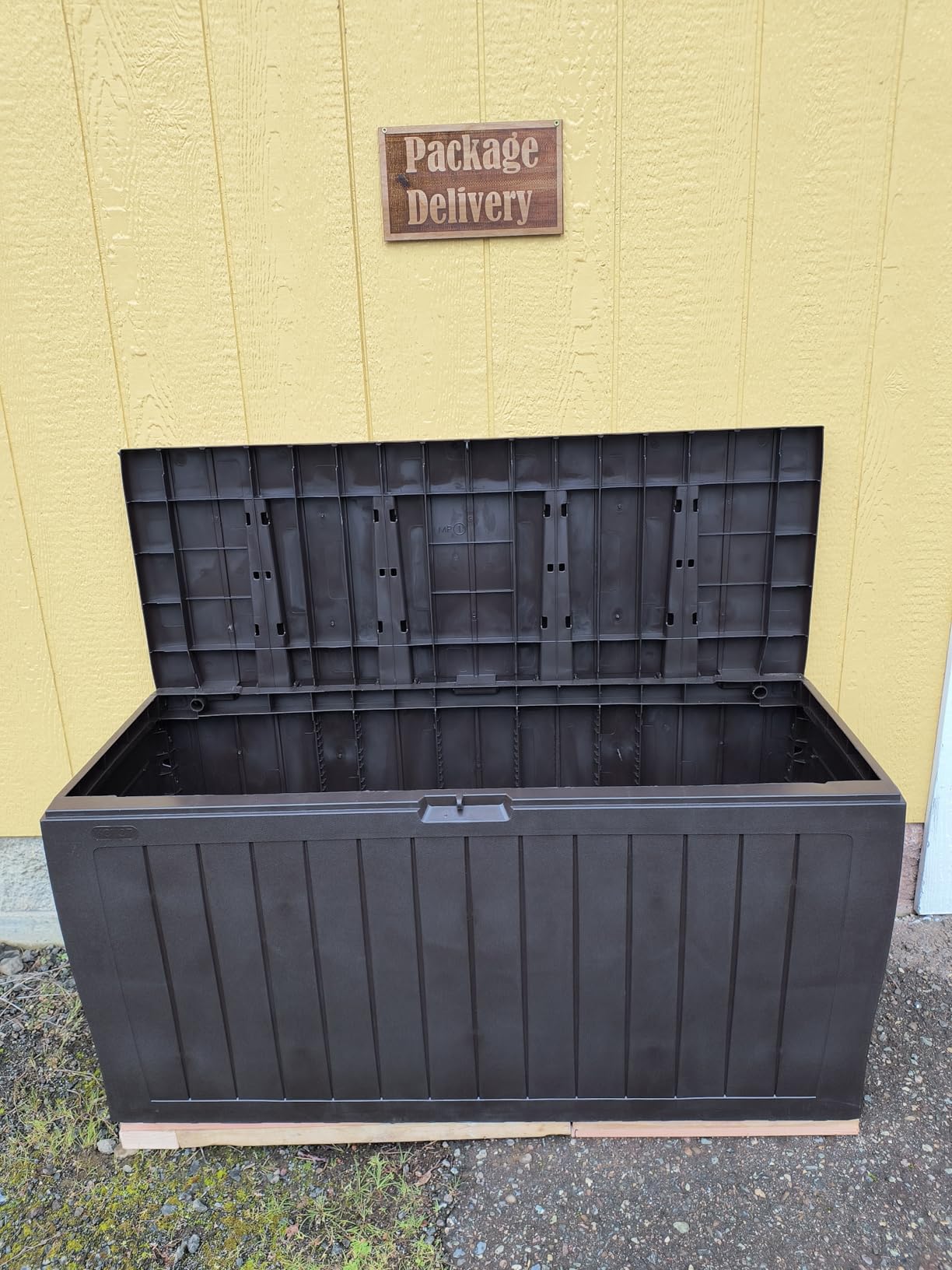 Keter Marvel Plus 71 Gallon Resin Outdoor Storage Box for Patio, Balcony & Garden - Weather-Resistant Deck Box for Cushions, Pool Floats & Tools, Dark Grey customer photo 1