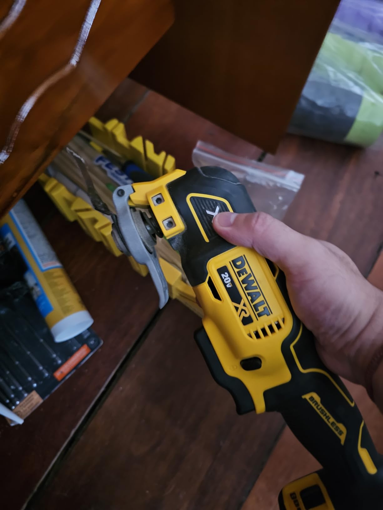 DEWALT 20V MAX XR Oscillating Multi-Tool Cordless, Variable Speed Brushless Motor Multitool with LED Light, Tool Only (DCS356B) Customer Review DEWALT 20V MAX XR Oscillating Multi-Tool Cordless, Variable Speed Brushless Motor Multitool with LED Light, Tool Only (DCS356B) - Customer Photo 1