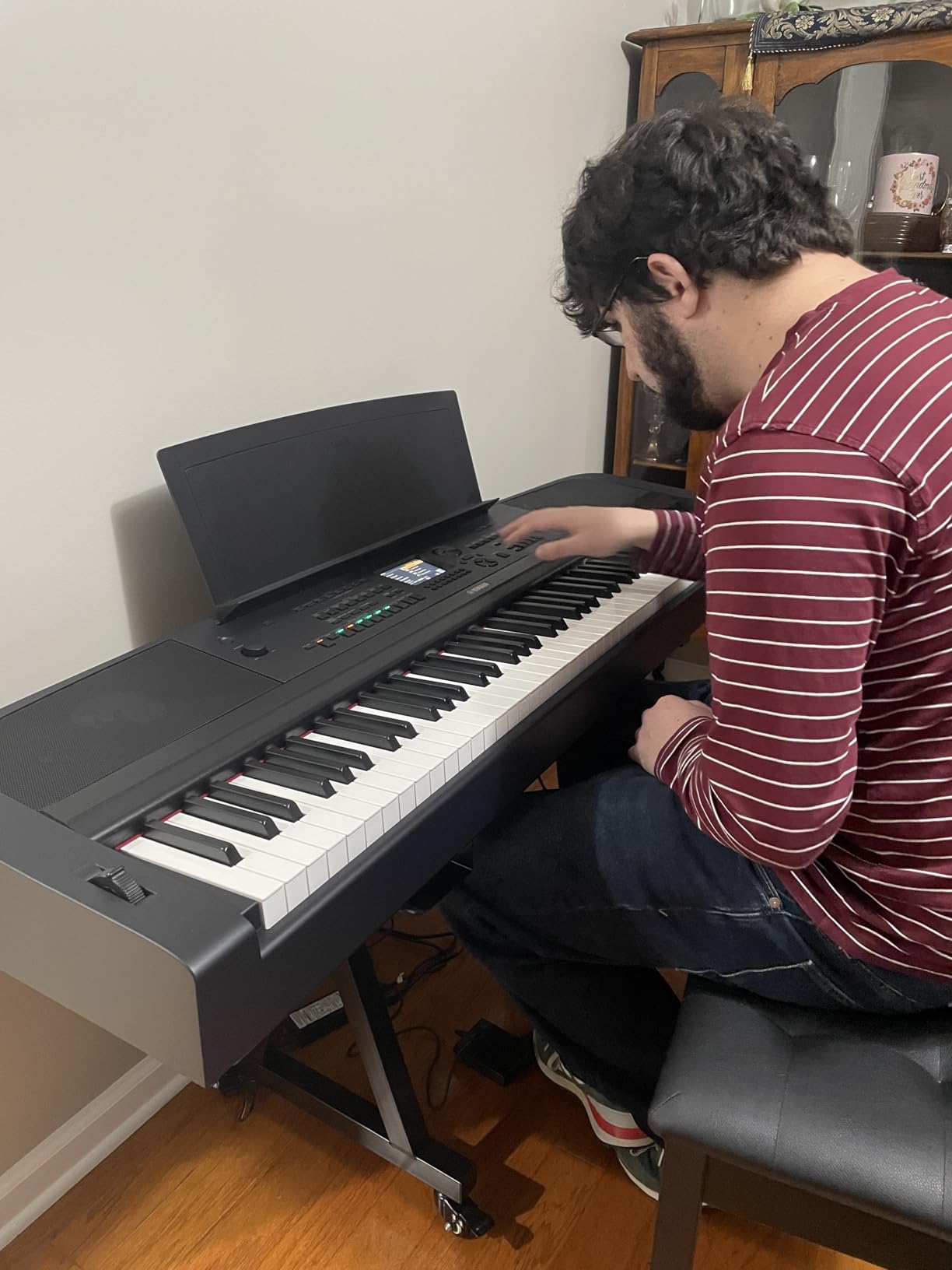 Yamaha DGX-670B, 88-Key Weighted Digital Piano with Sustain Foot Switch and Music Rest, Black - Furniture Stand Sold Separately customer photo 2