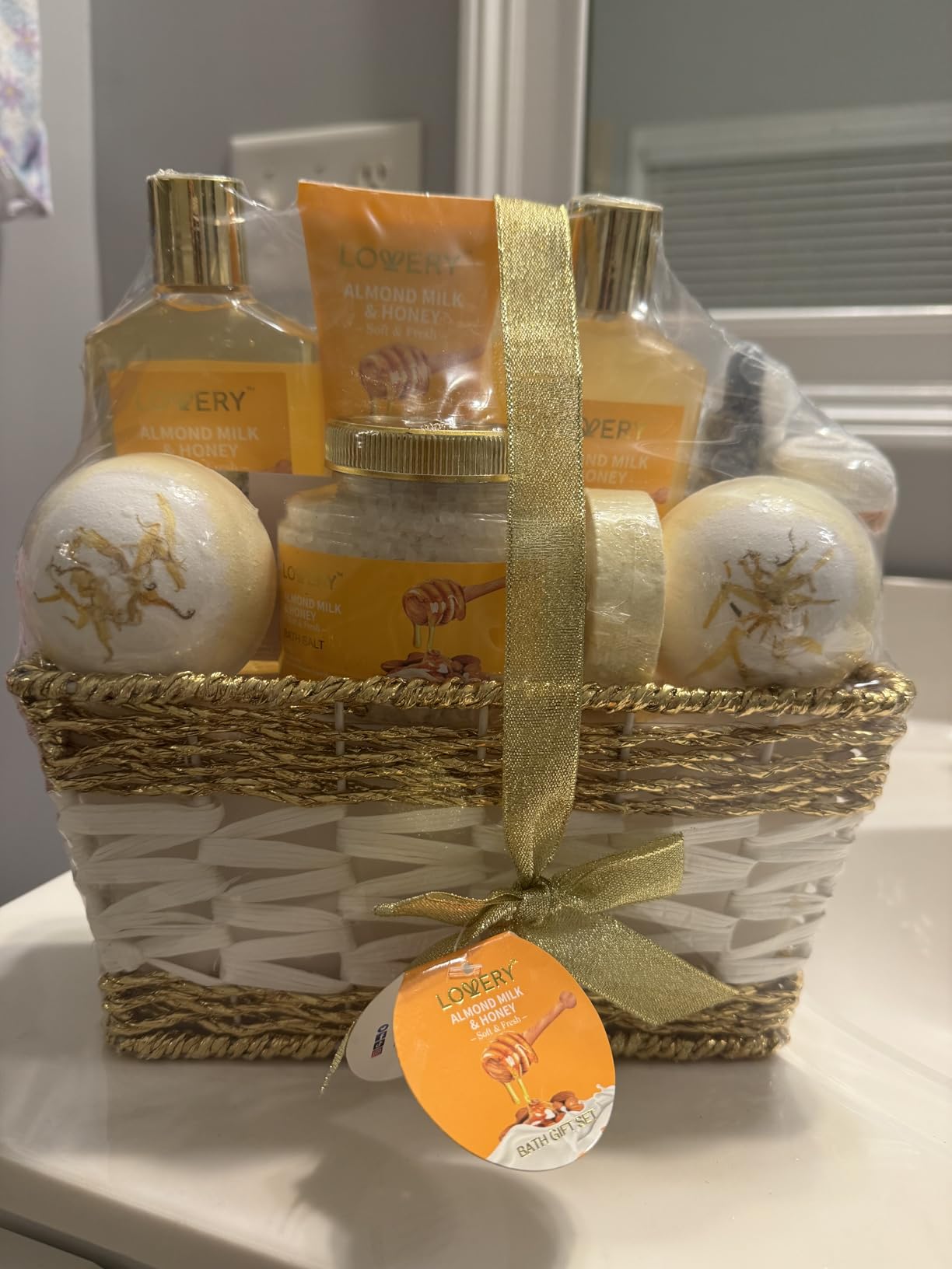 Gifts for Women Gift Basket for Women - 10 Pc Almond Milk & Honey Beauty & Personal Care Set - Valentines Day Gifts for Her Home Bath Package - Spa Self Care Kit - Birthday, Mom, Anniversary Gift Customer Review Gifts for Women Gift Basket for Women - 10 Pc Almond Milk & Honey Beauty & Personal Care Set - Valentines Day Gifts for Her Home Bath Package - Spa Self Care Kit - Birthday, Mom, Anniversary Gift - Customer Photo 1