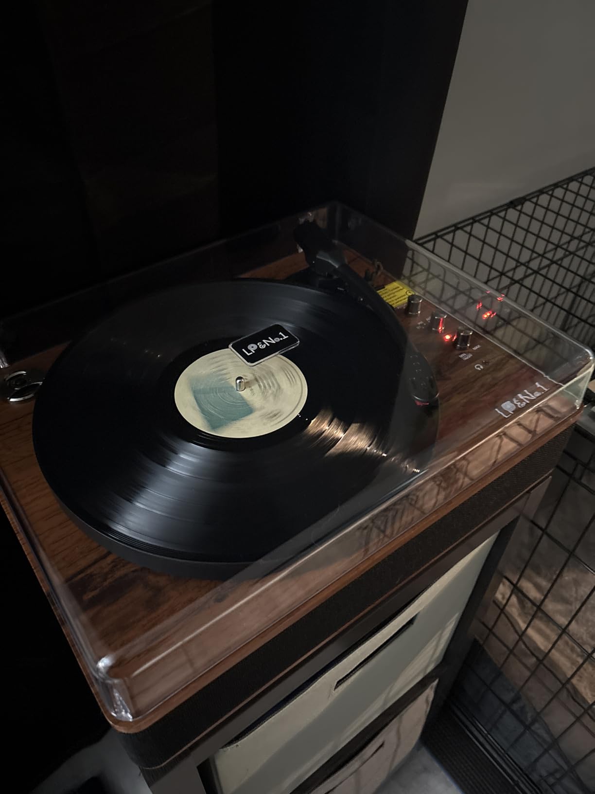 LP&NO.1 Record Player Turntable with Built-in Speakers and USB Play&Recording Belt-Driven Vintage Phonograph Record Player 3 Speed for Entertainment and Home Decoration customer photo 1