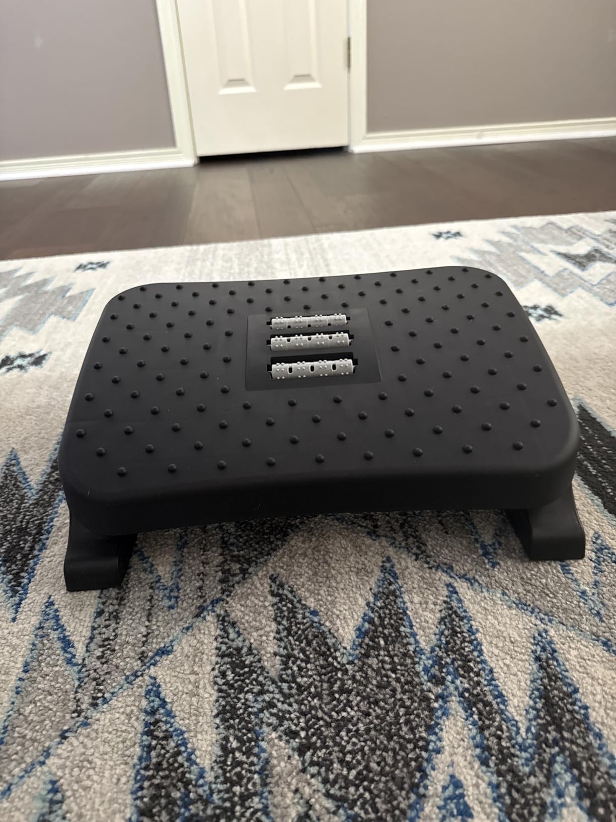 Scalebeard Under Desk Footrest, Ergonomic Foot Stool with Massage Rollers Max-Load 120Lbs Desk Leg Rest Pain Relief for Home Office Work customer photo 2