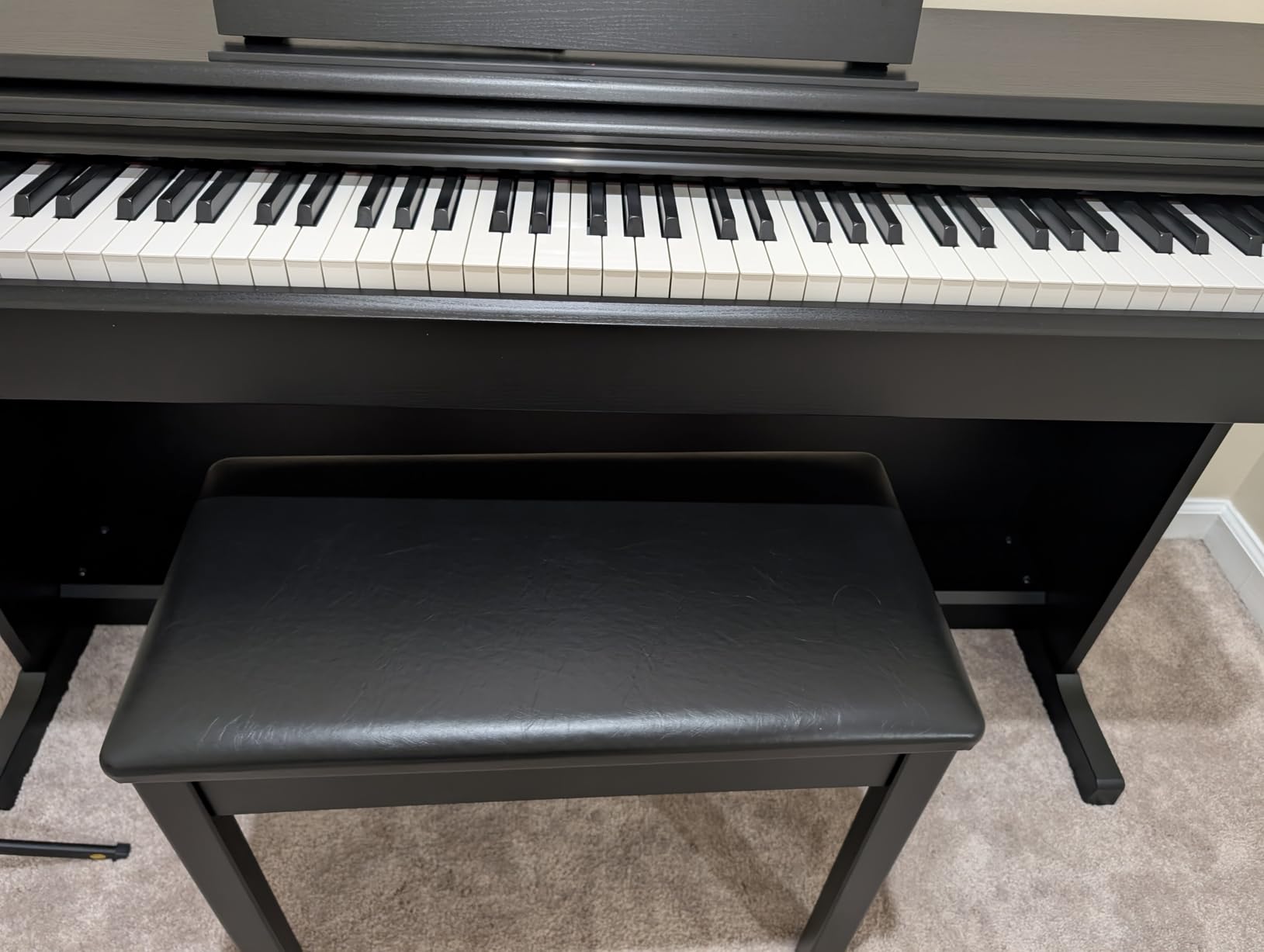 Yamaha Arius Series 88-Key Digital Piano, Weighted Graded Hammer 3 Action (GH3), CFX Concert Grand Piano Sound, Includes Bench, Dark Rosewood YDP165R customer photo 1