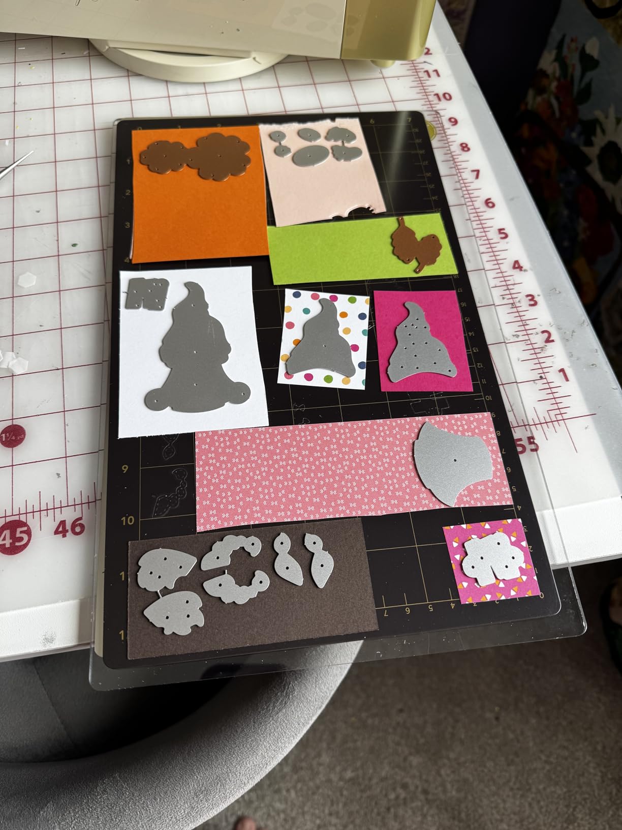 Anna Griffin Empress Machine - MINI Electric Die Cutting and Embossing Machine for Card Making, Scrapbooking Die-Cut Machines, Mini Die Cutting Machines with Complete Plate System - 7.5 x 4 x 4.5 customer photo 1