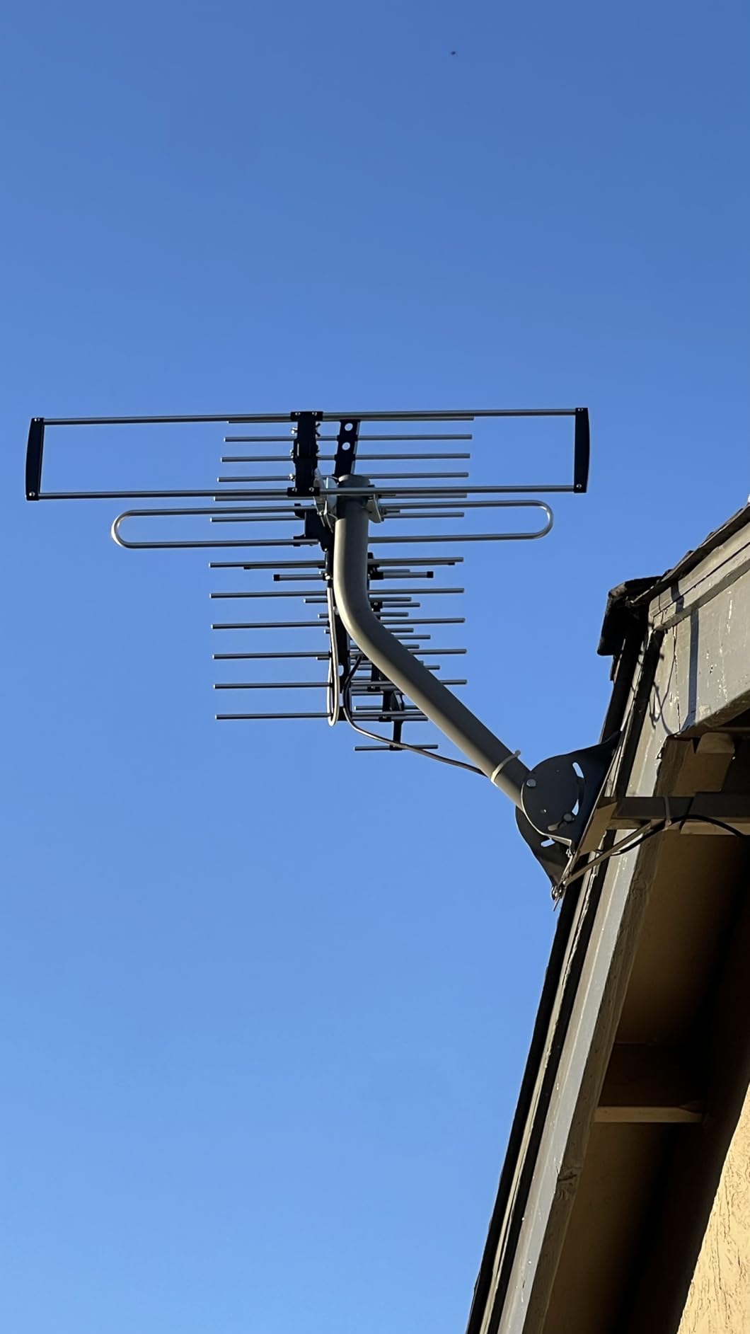 Five Star Outdoor HDTV Antenna up to 200 Mile Long Range, Attic or Roof Mount, Digital OTA Antenna for 4K 1080P VHF UHF Supports 4 TVs Installation Kit & J Mount, ATSC 3.0 Ready customer photo 1