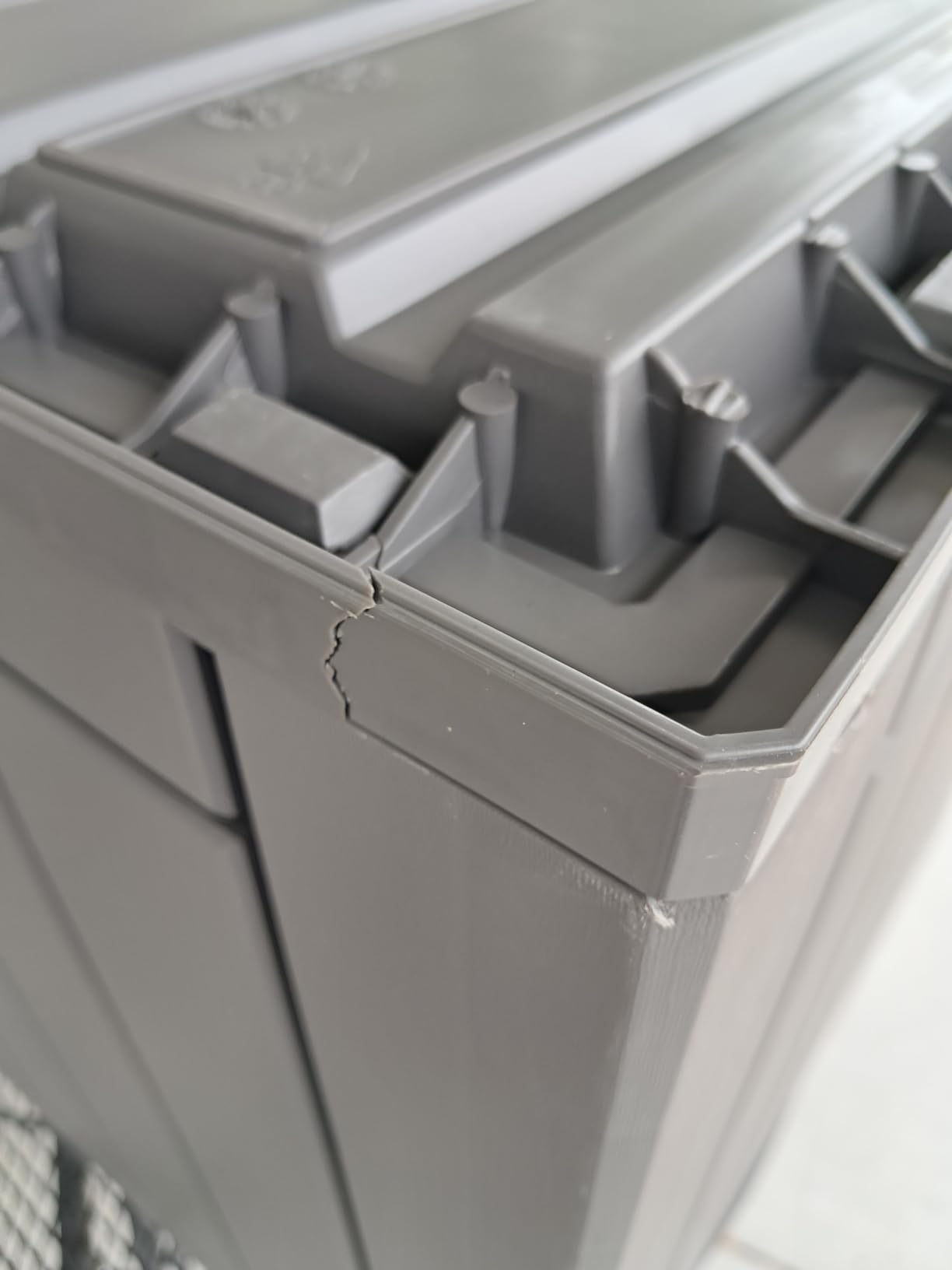 EAST OAK Outdoor Storage Box, 60 Gallon Deck Box Indoor and Outdoor Use, Waterproof Resin Storage Bin for Patio Cushions, Gardening Tools, Lockable, UV Resistant, Grey customer photo 2