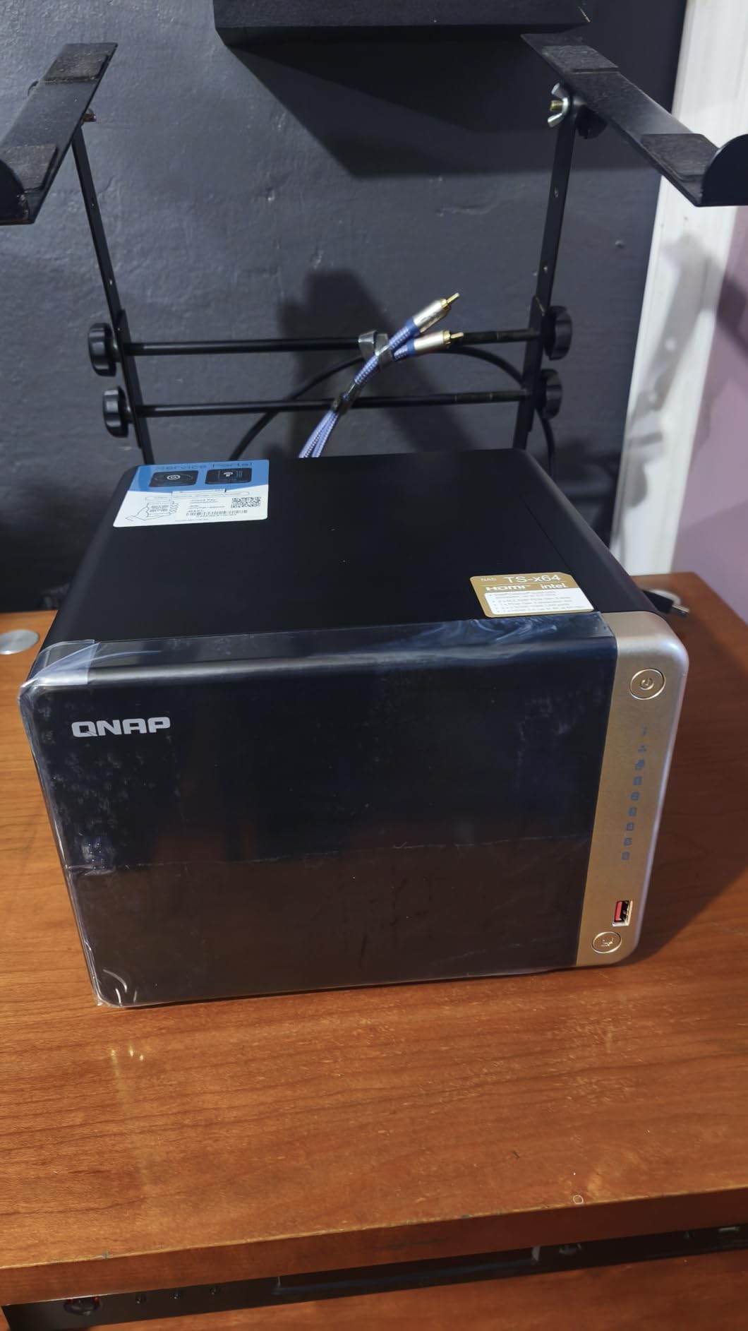 QNAP TS-464-8G-US 4 Bay High-Performance Desktop NAS with Intel Celeron Quad-core Processor, M.2 PCIe Slots and Dual 2.5GbE (2.5G/1G/100M) Network Connectivity (Diskless) customer photo 1