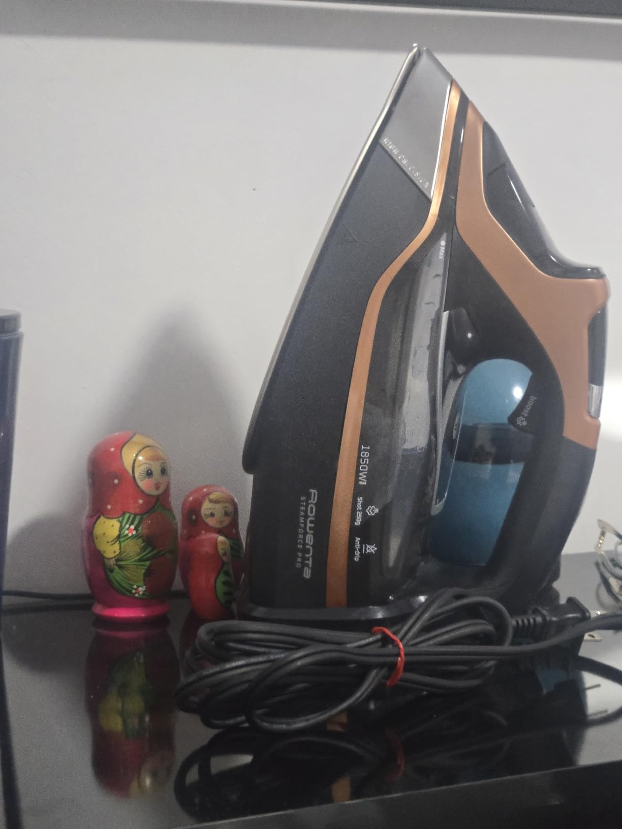 Rowenta Steam Force Stainless Steel Soleplate Steam Iron for Clothes, 400 Microsteam Holes, 1800 Watts, Ironing, Fabric Steamer, Digital Display, Precision Tip, DW9440 customer photo 1