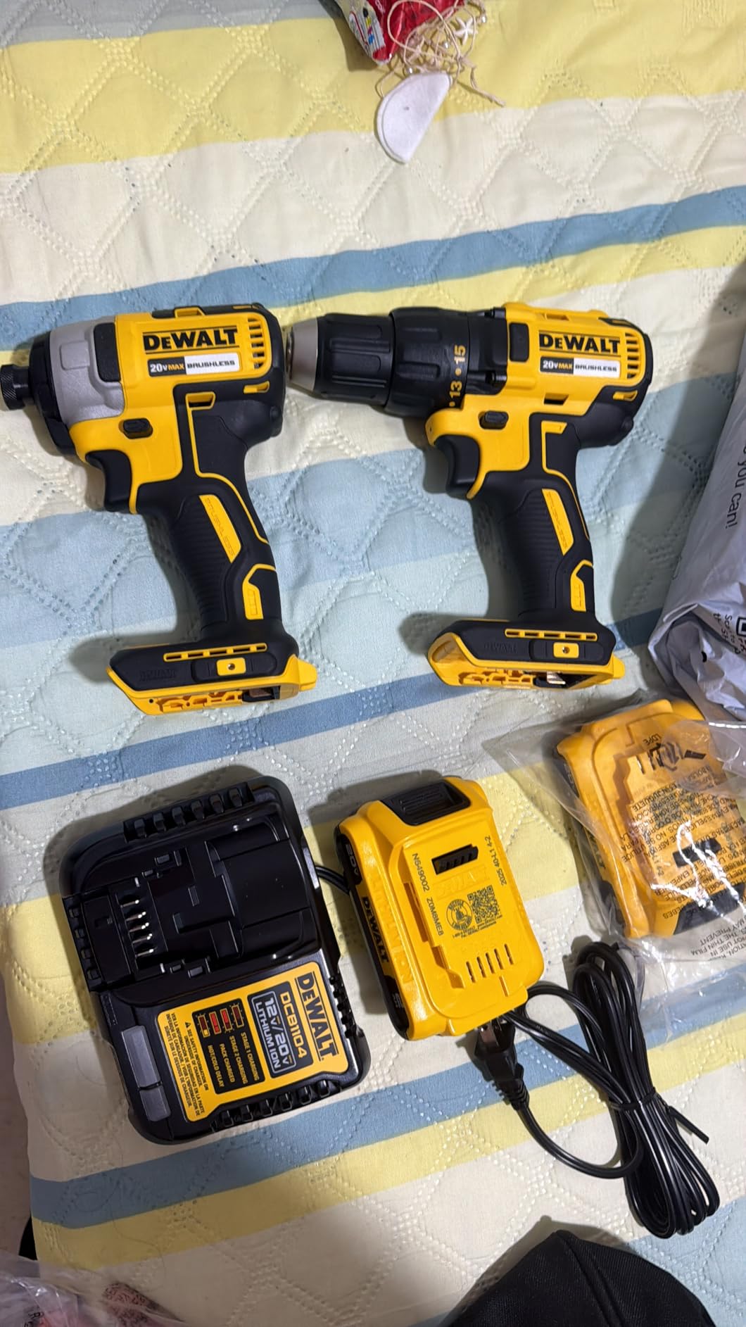 DEWALT 20V MAX Cordless Drill and Impact Driver, Power Drill Brushless 2-Tool Power Tool Combo Kit, Includes 2 Batteries, Charger and Bag (DCK277D2) Customer Review DEWALT 20V MAX Cordless Drill and Impact Driver, Power Drill Brushless 2-Tool Power Tool Combo Kit, Includes 2 Batteries, Charger and Bag (DCK277D2) - Customer Photo 2