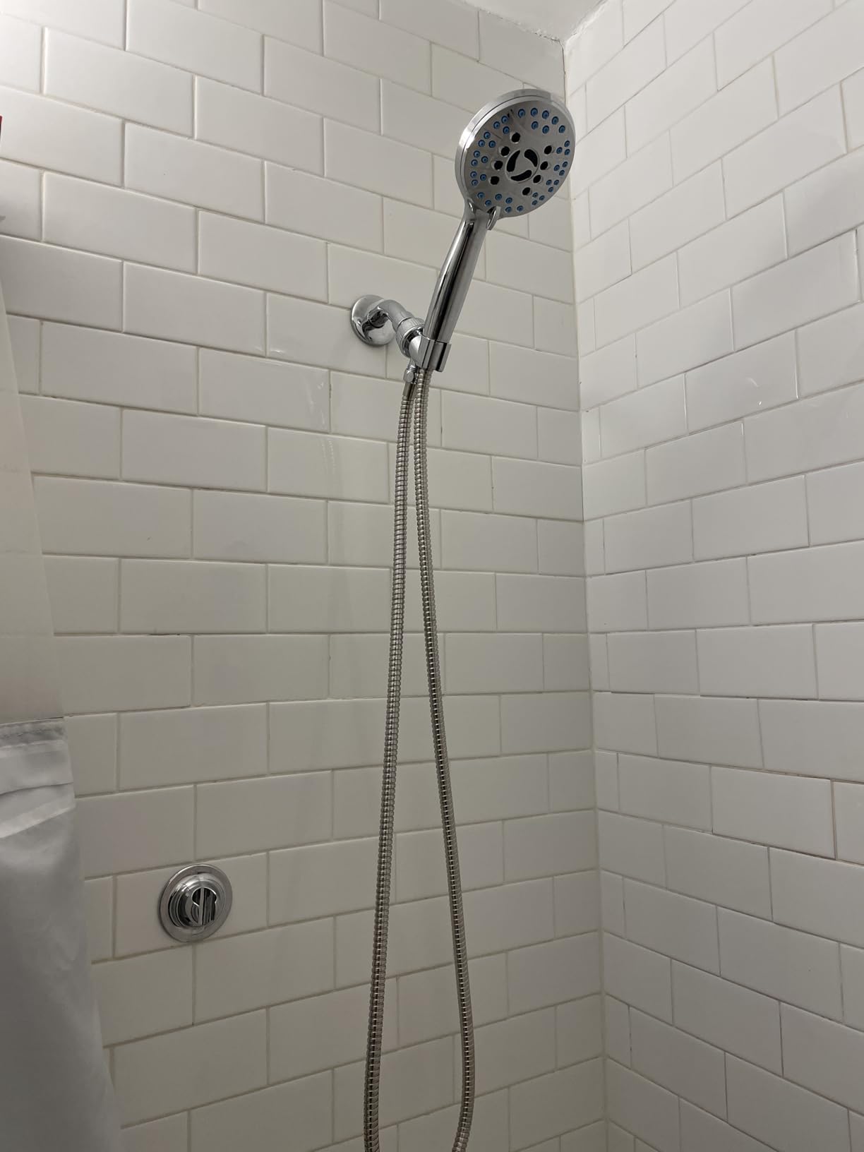 Hotel Spa AquaCare High Pressure 8-mode Handheld Shower Head, Anti-clog Nozzles - Built-in Power Wash to Clean Tub, Tile & Pets, Extra Long 6 ft. Stainless Steel Hose, Wall & Overhead Brackets customer photo 1