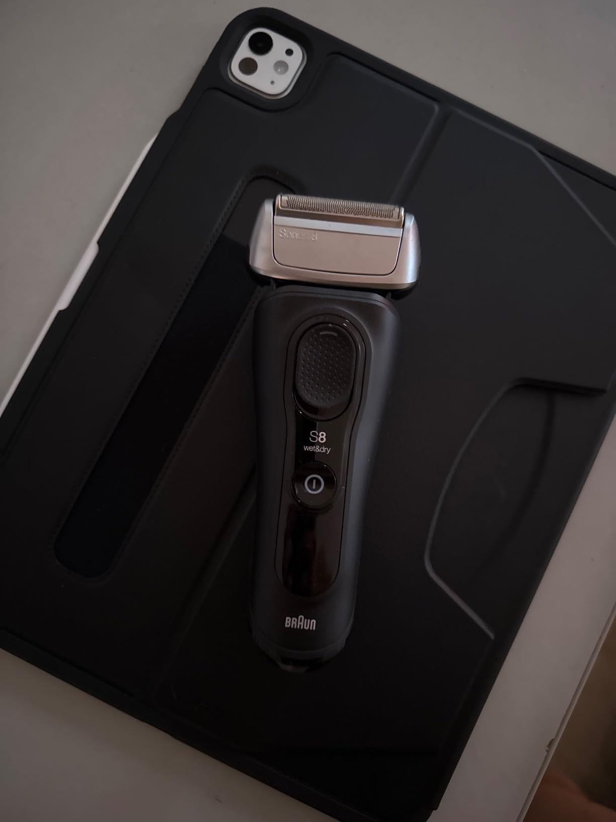 Series 8 Electric Razor for Men, with 4+1 Shaving Elements & Precision Long Hair Trimmer, Close & Gentle Even on Dense Beards, Wet & Dry Electric Razor with 60min Runtime, 8517s Galvano Silver customer photo 1