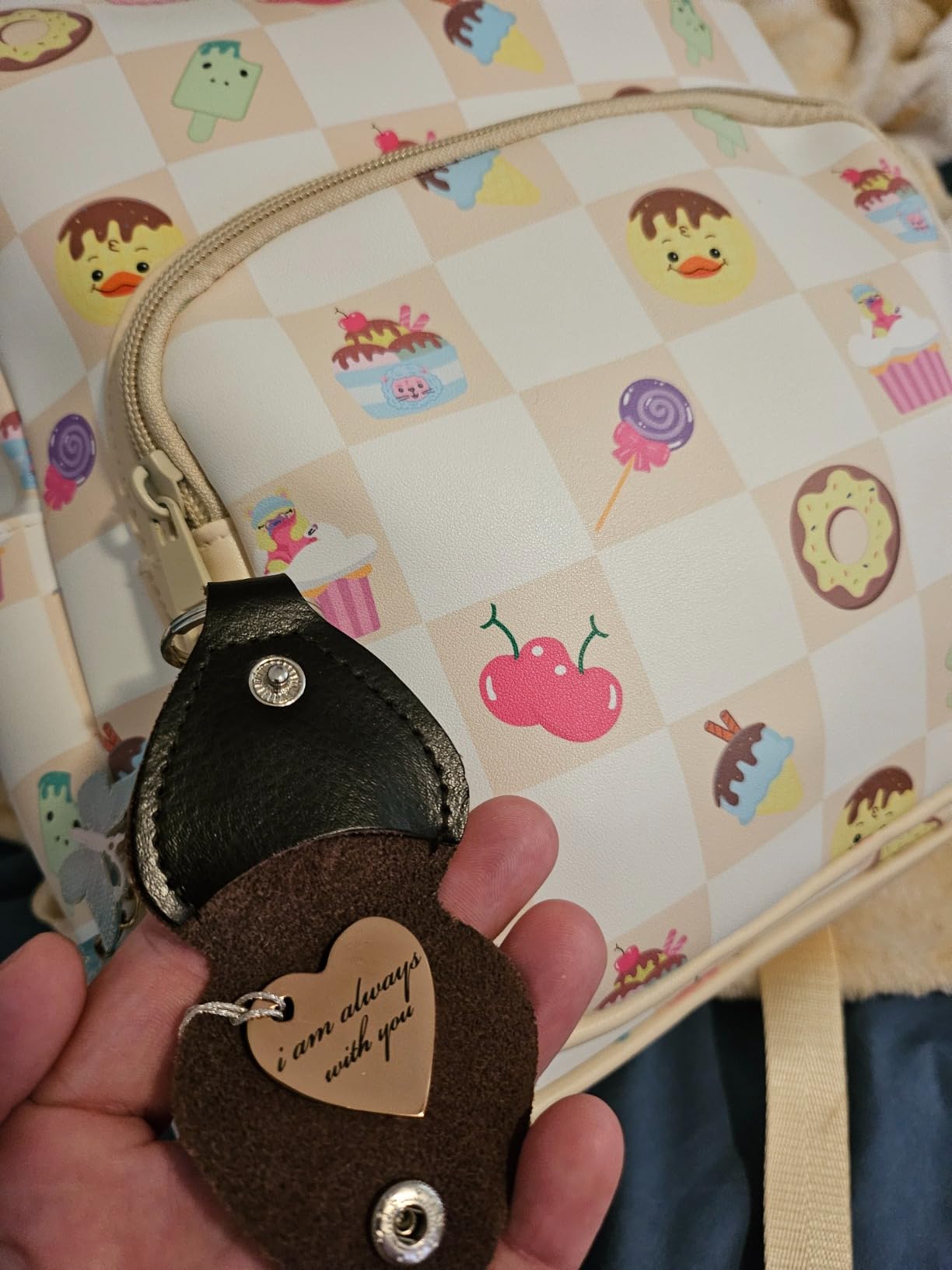 Qunrwe Pocket Hug Token,Long Distance Gifts Keepsake,Double Sided Inspirational Thinking of you Gift with Leather Keychain - Customer Photo 1