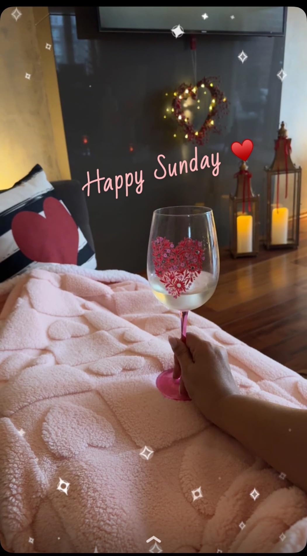 Bedsure Valentines Day Throw Blanket - Soft and Warm Sherpa Heart Throws Valentines Day Decor Gifts for Her, Love Pink 50