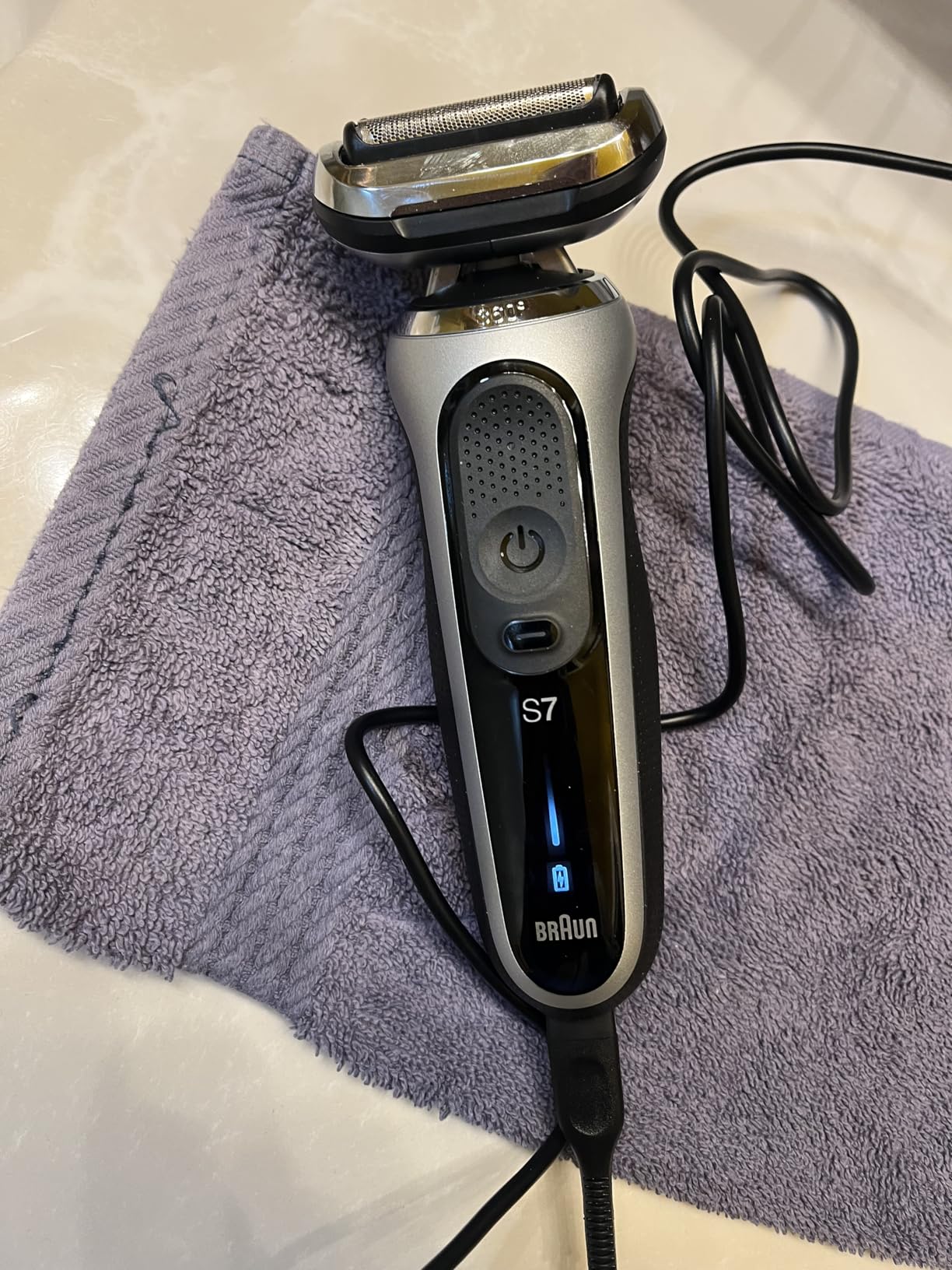 Electric Shaver for Men, Series 7 7185cc, Waterproof, Wet & Dry Shave, Shaving Kit with SmartCare Center and Beard Trimmer, 3 Shave Modes, 60 Minute Battery Runtime, 10 Piece Set customer photo 1