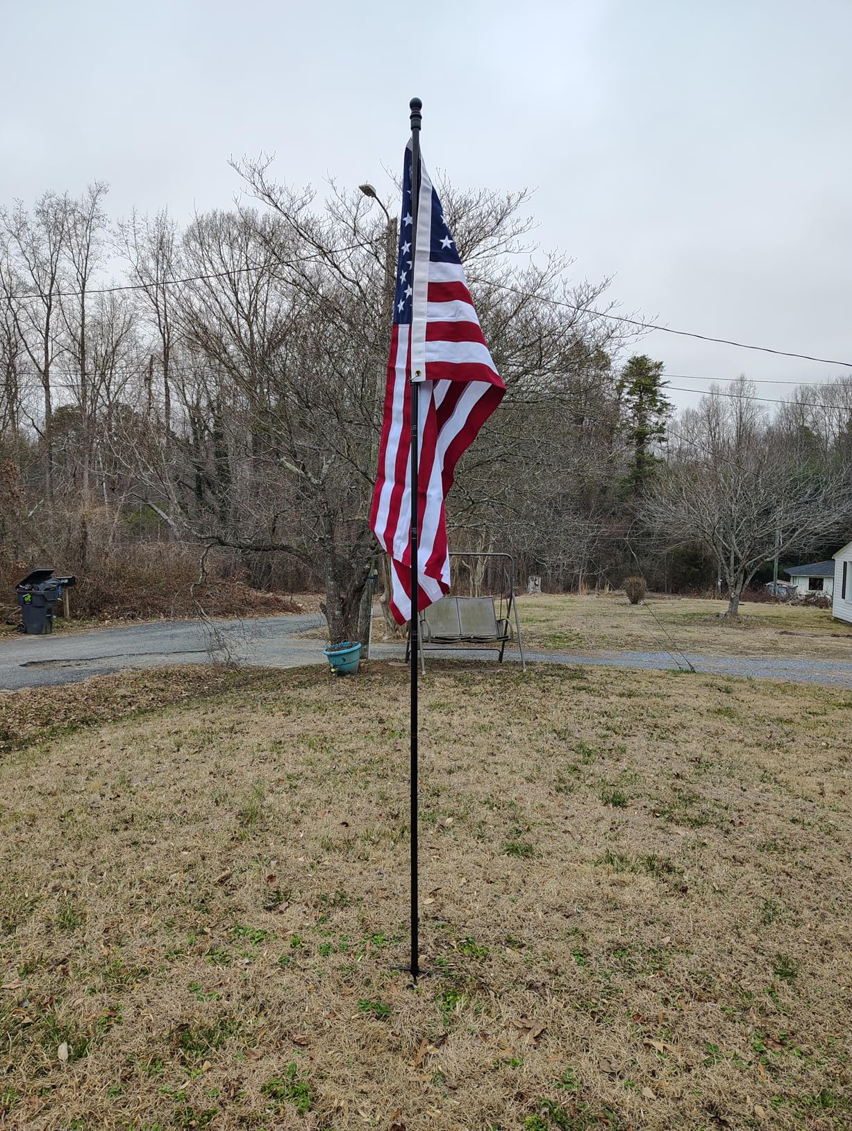 ZMTECH 10 FT Flag Pole in Ground, Heavy Duty Flag Pole Holder for Outside House with 5 Pronges Base, Extra Thick Flag Pole Kit for Yard Outdoor Garden Decor Residential Commerical(1 Pack,without Flag) customer photo 1