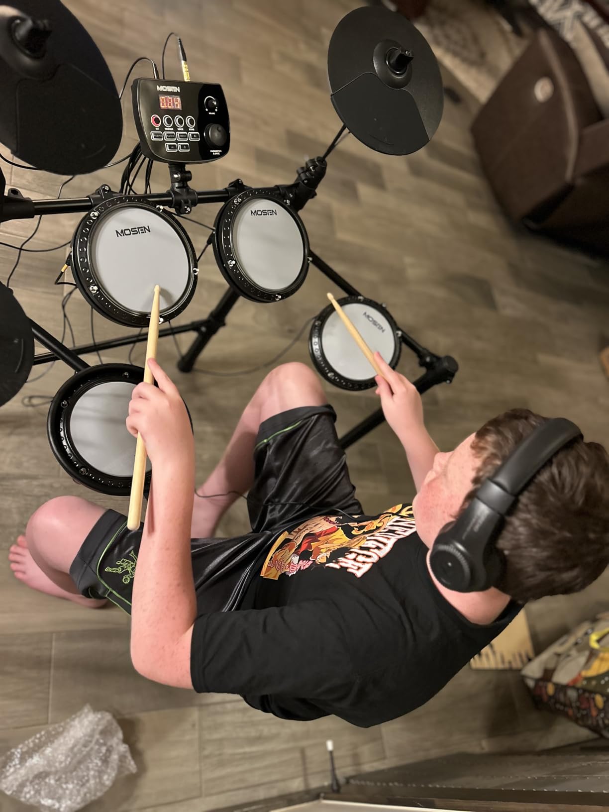 MOSEN Electric Drum Set with 4 Quiet Mesh Drum Pads, Cymbals, Sticks, Headphones, USB MIDI, Kick Pedal, 195+ Sounds and 25 Drum Kits for Beginner MED-X3 customer photo 2