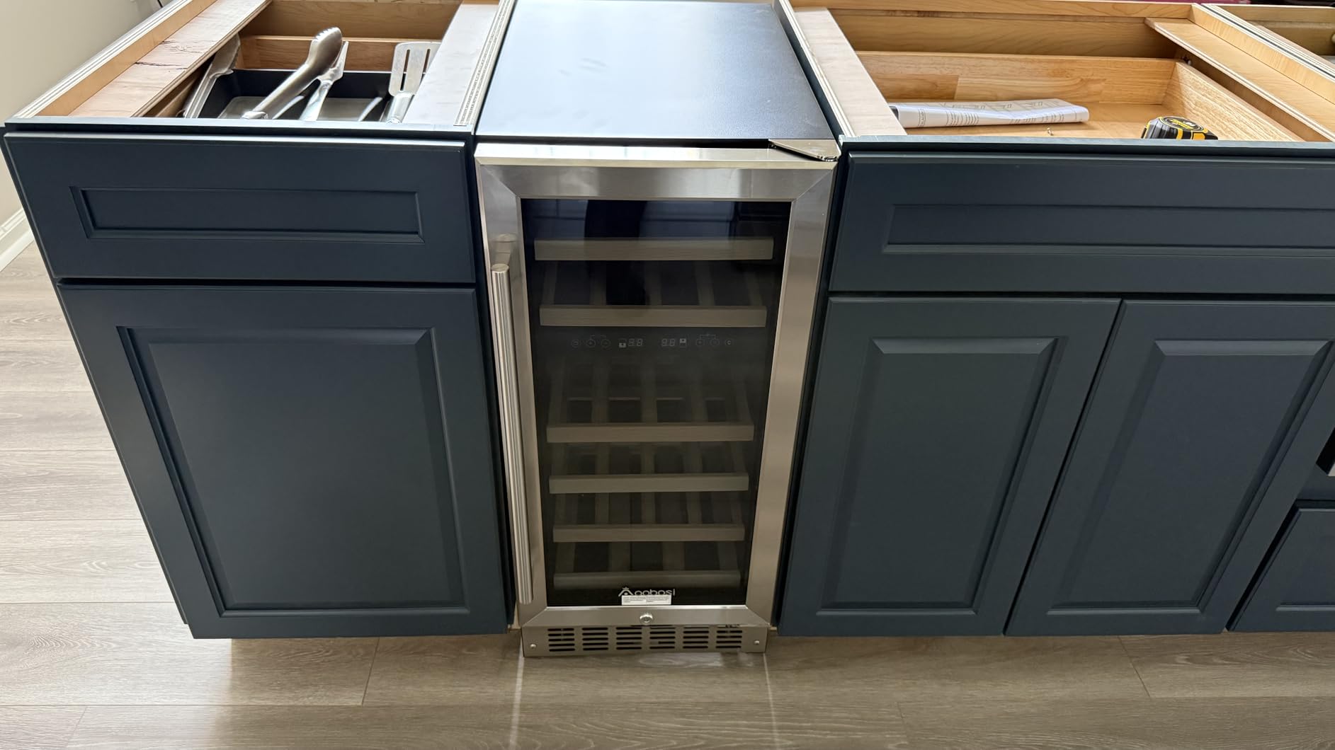 AAOBOSI Wine Fridge Cooler, 46 Bottles,24 inch Dual Zone Wine Cooler Under Counter with Adjustable Shelves,Built-in or Freestanding Wine Refrigerators for Home,Office,Bar customer photo 1