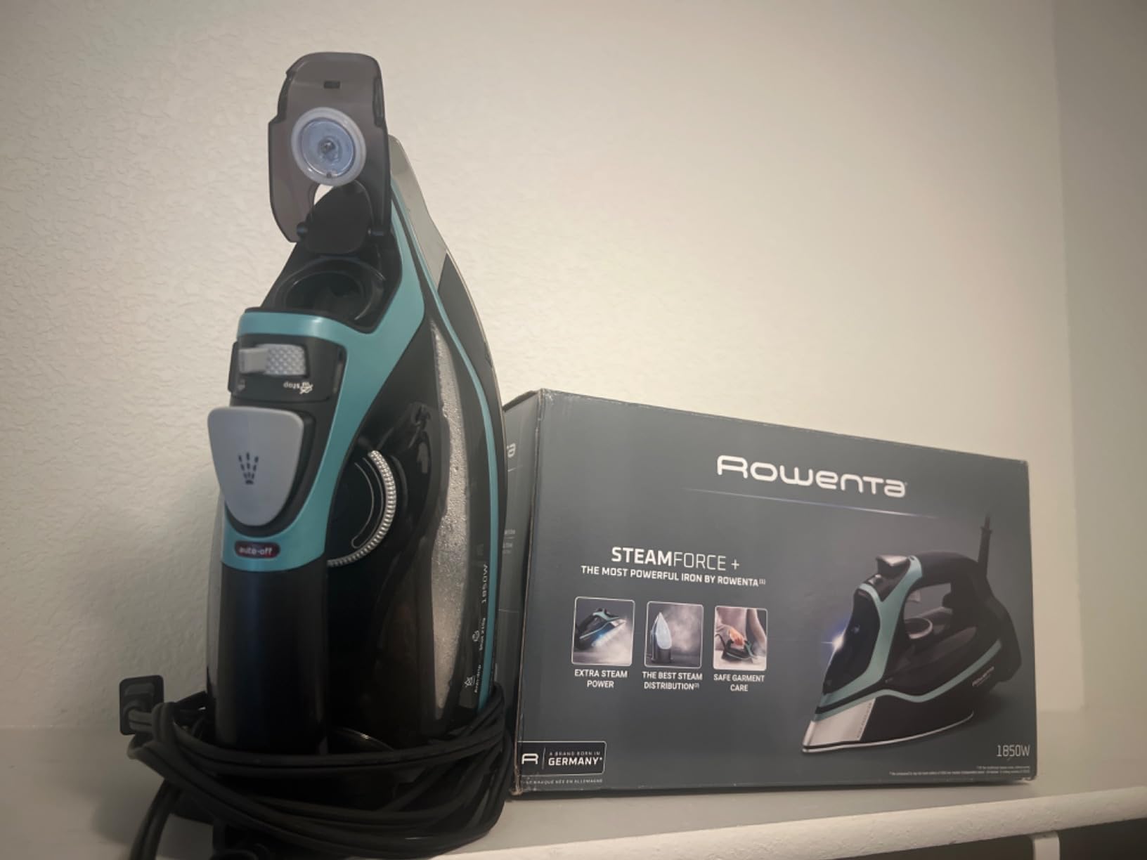 Rowenta Steam Force Pro Steam Iron for Clothes, 1850 Watts, 5 Presets Smart Screen, Stainless Steel Soleplate, High-Efficiency Handheld Ironing, Black Copper, DW9580 customer photo 2