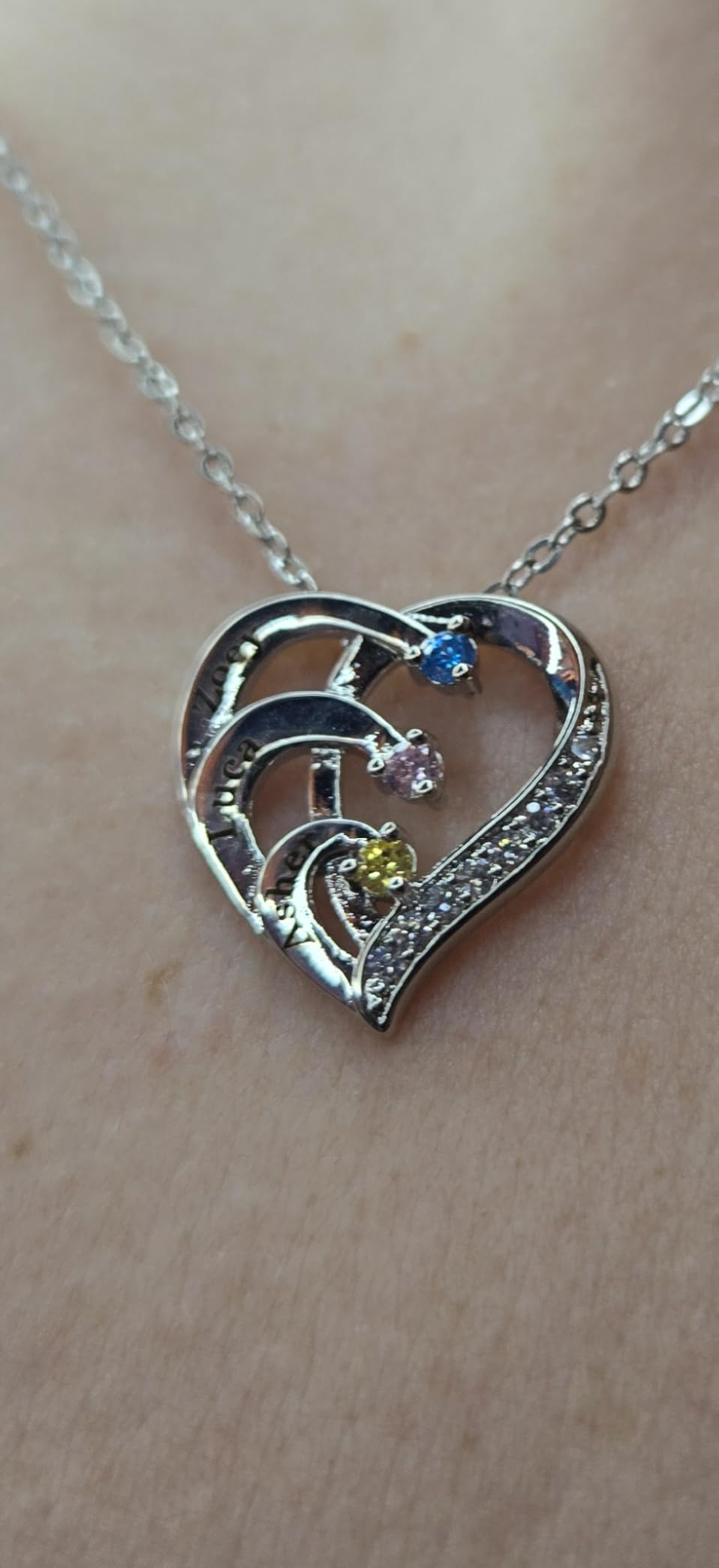 Easycosy Custom Name Necklace with Birthstones Customized Promise Necklace Heart Pendant with Engraved 2-6 Names - Anniversary Birthday Valentines Day Jewelry Gifts for Her Women Wife Mom Grandma Customer Review Easycosy Custom Name Necklace with Birthstones Customized Promise Necklace Heart Pendant with Engraved 2-6 Names - Anniversary Birthday Valentines Day Jewelry Gifts for Her Women Wife Mom Grandma - Customer Photo 2