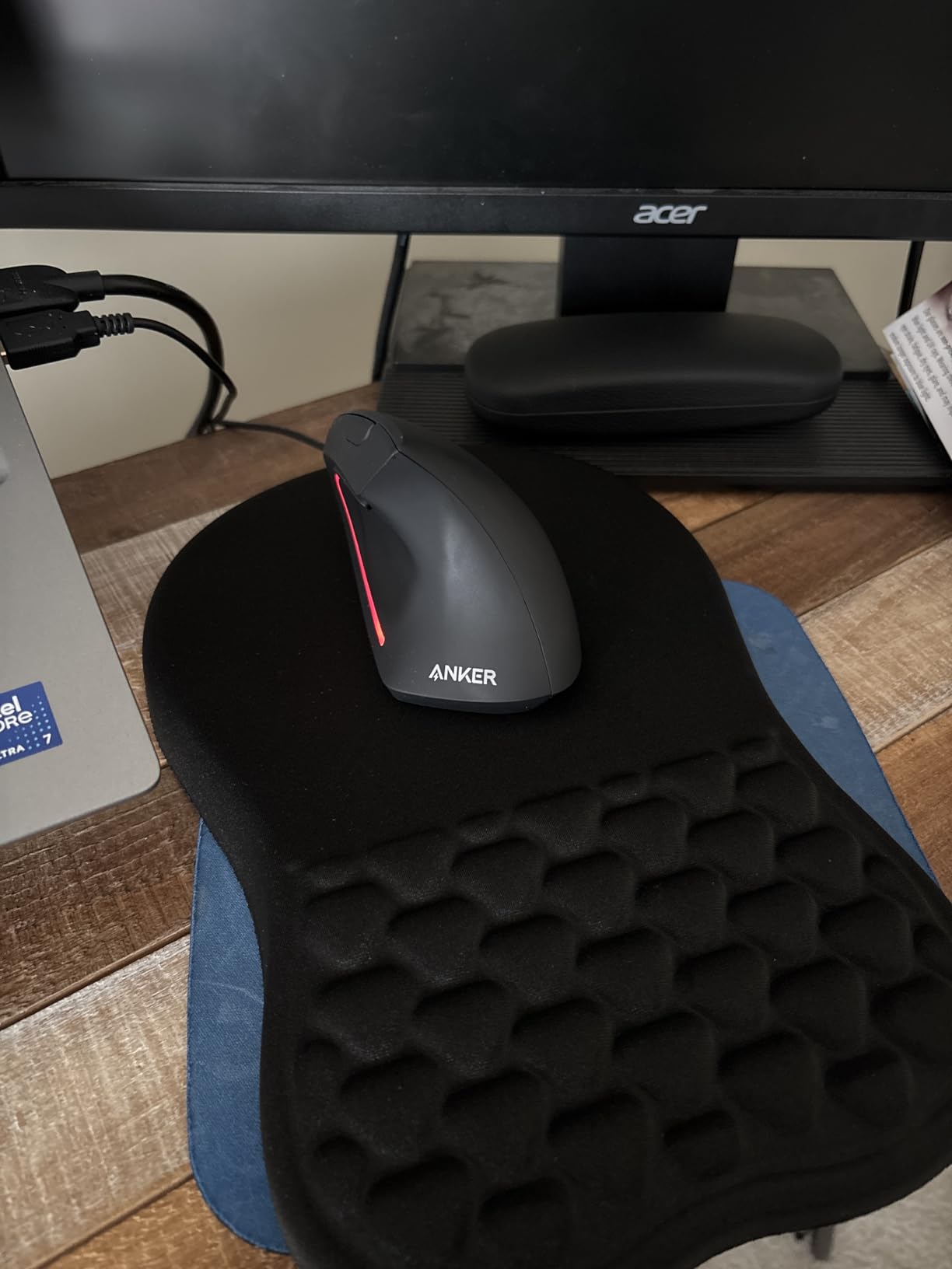 TECKNET Ergonomic Mouse Pad with Wrist Rest, Soft Mousepad with Massage Design, Memory Foam and Non-Slip PU Base for Pain Relief, Gaming Mouse Pad for Desk, Home, Office, 12x8 Inches customer photo 1