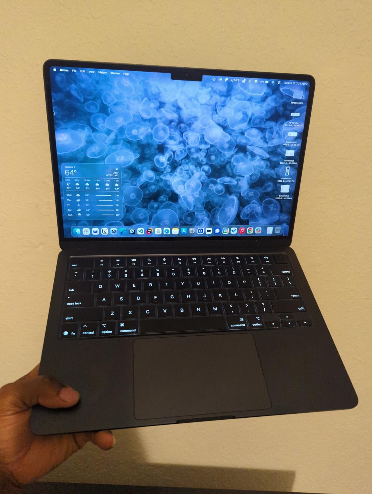 Apple 2025 MacBook Air 13-inch Laptop with M4 chip: Built for Apple Intelligence, 13.6-inch Liquid Retina Display, 16GB Unified Memory, 512GB SSD Storage, 12MP Center Stage Camera, Touch ID; Sky Blue customer photo 1