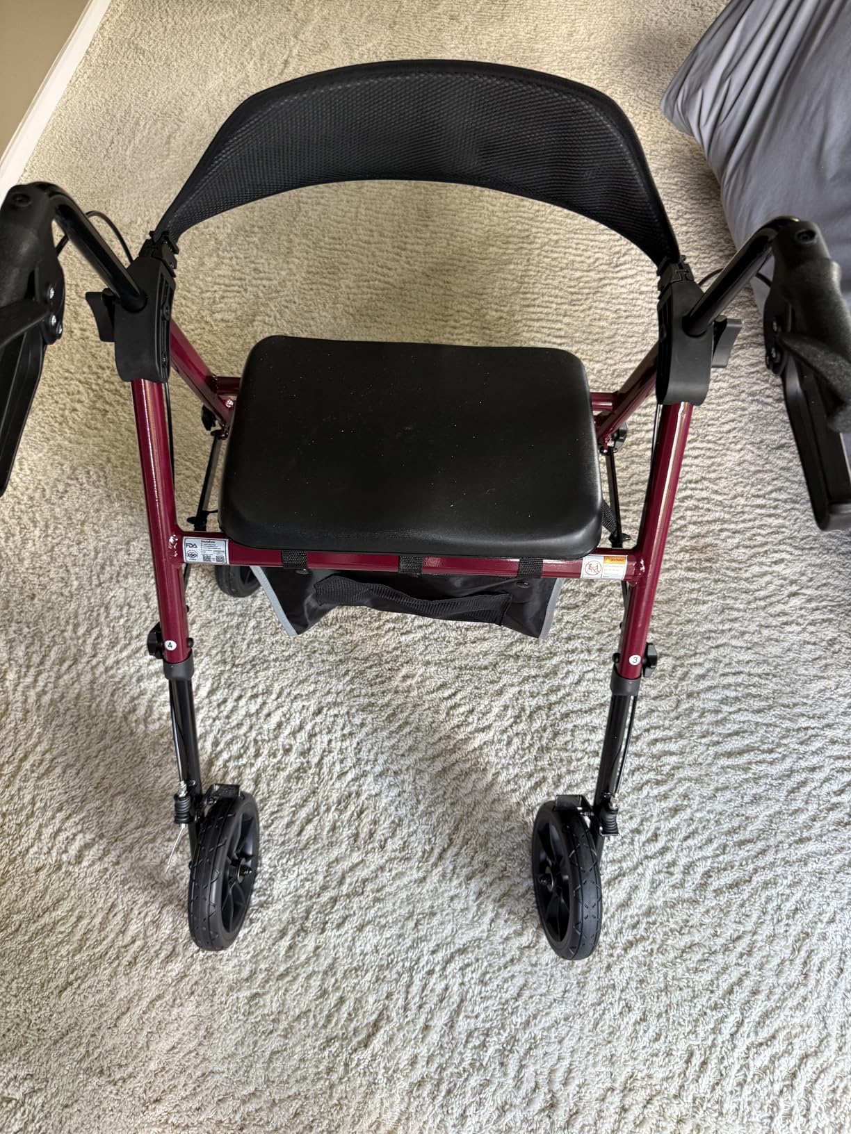 Soundfuse Rollator Walkers for Seniors with Seat, Foldable Lightweight Rolling Walker with 8