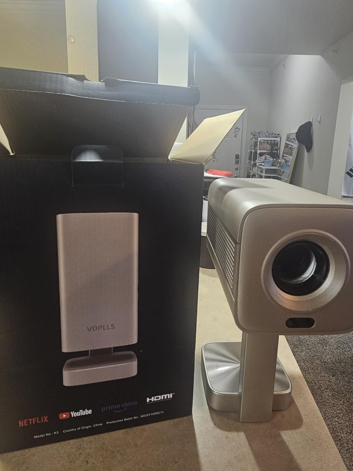 VOPLLS Smart Mini Projector with WiFi and Bluetooth, Portable Outdoor Projector 4K Support with TOF Real-Time Focus - Customer Photo 2
