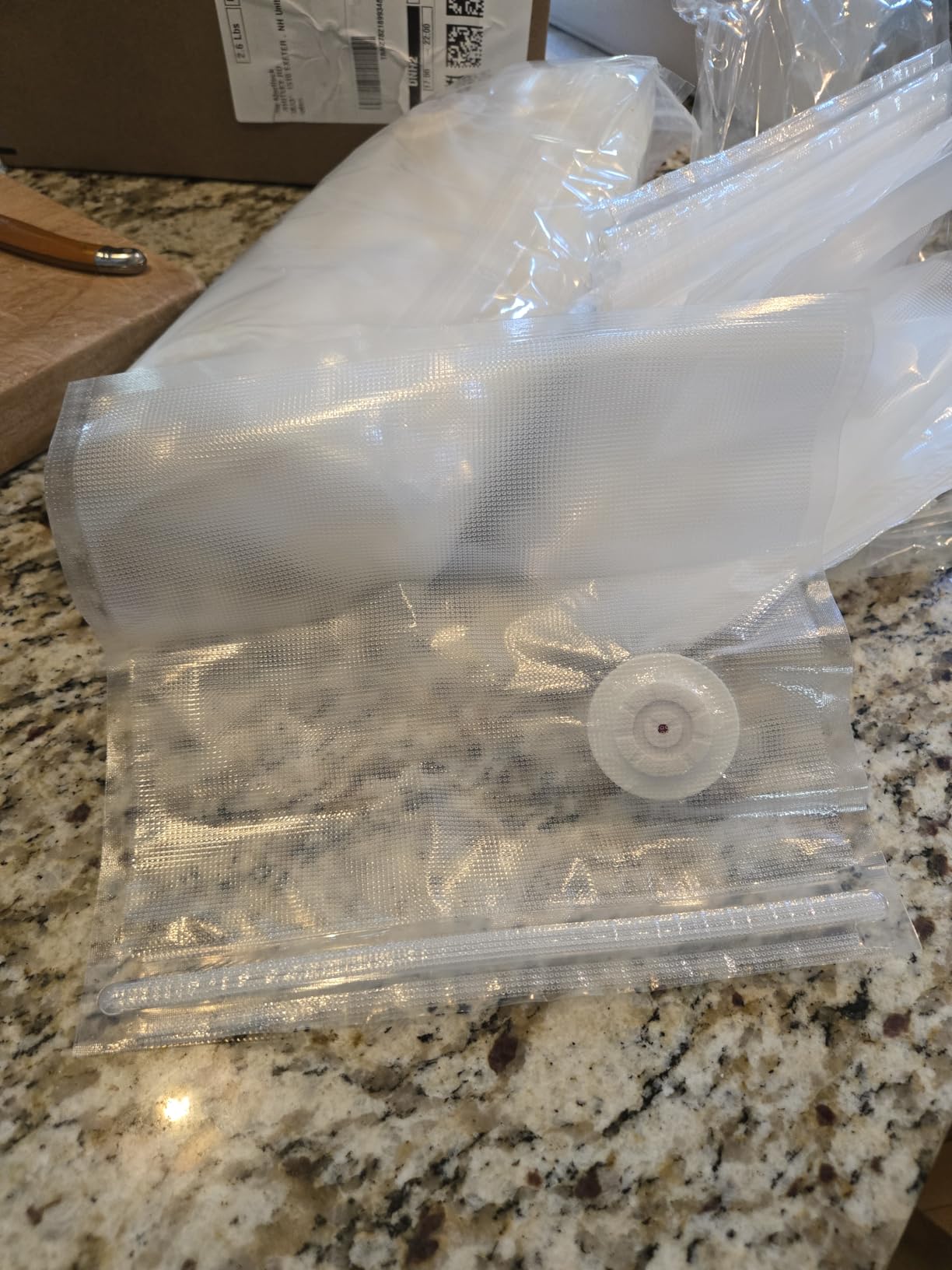 Compact Vacuum Sealer for Food (Vacuum Sealer Machine + 30 Reusable Vacuum Bags), Powerful Handheld Vacuum Sealer Machine, Seal Food 6X Fresh Longer, Portable & Wireless, Easy-Clean customer photo 2