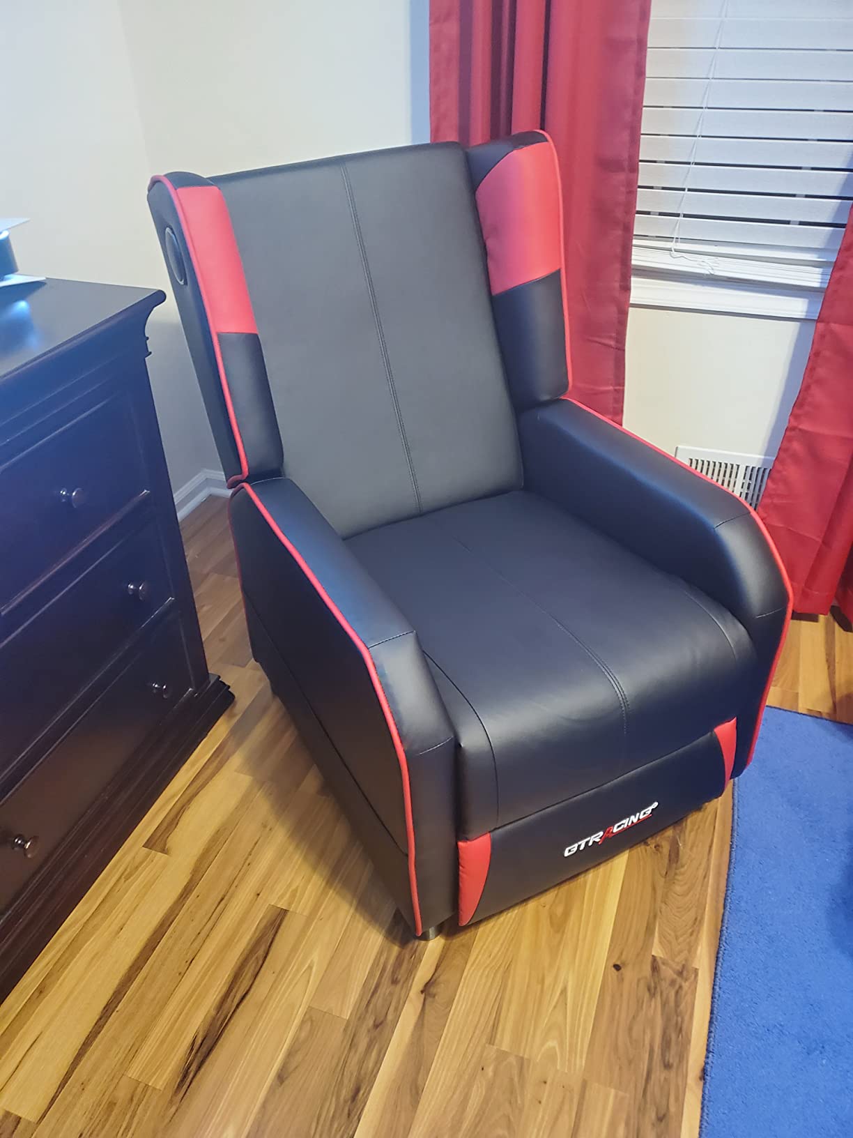 GTRACING Gaming Recliner Chair for Living Room Racing Style Single PU Leather Gaming Sofa for Adults Modern Game Recliners Ergonomic Comfortable Home Theater Seating, Black-Red customer photo 2