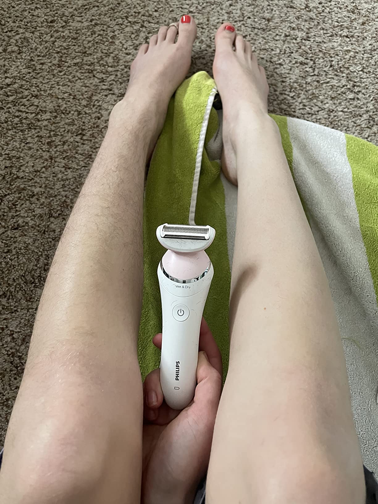 Philips Lady Shaver Series 6000 - Cordless, Wet & Dry Electric Shaver, 3-Blade Shaving System, for Legs, Body & Bikini, 80 Mins. Runtime, Model BRL137/00 customer photo 1