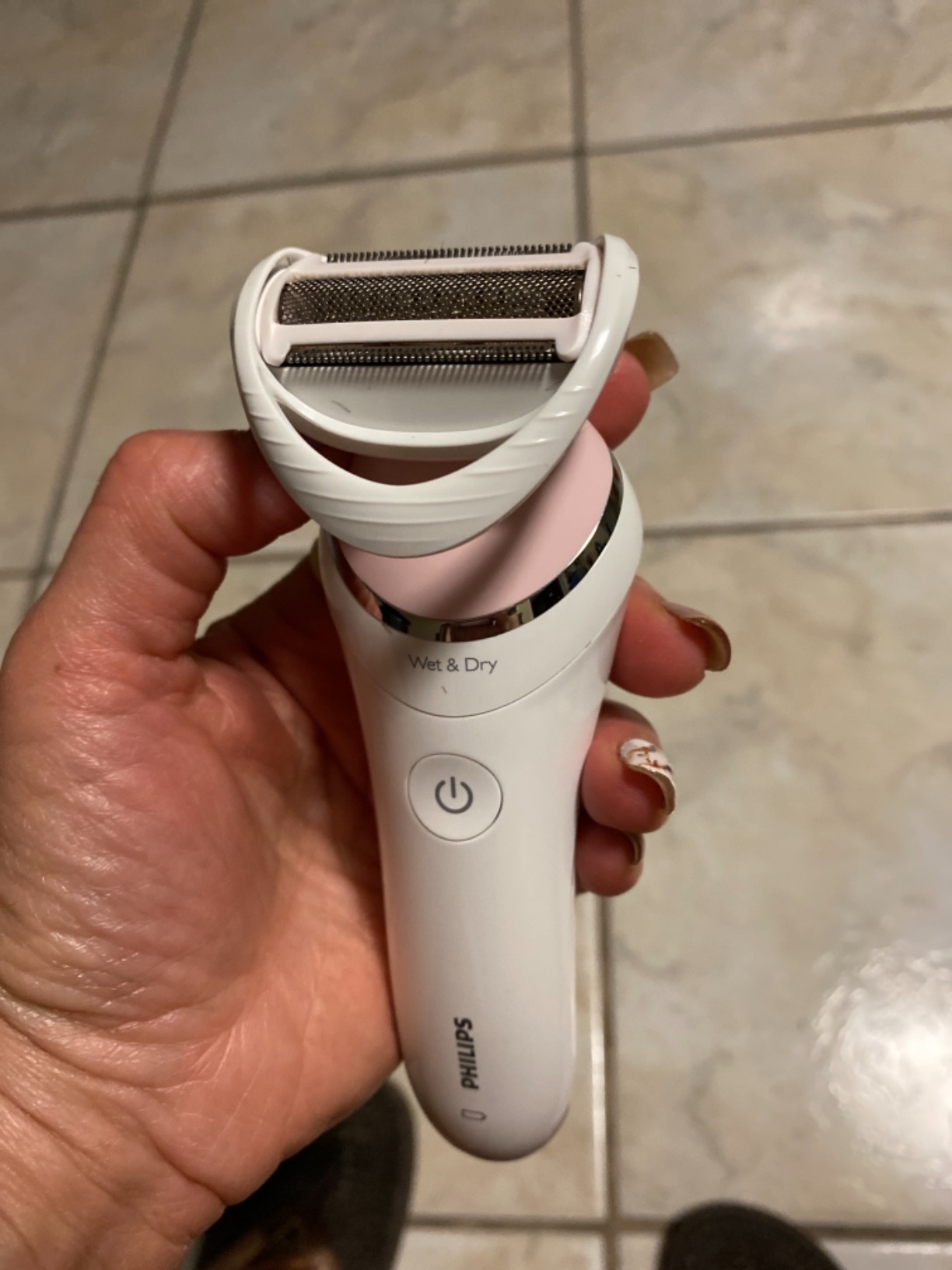 Philips Lady Shaver Series 6000 - Cordless, Wet & Dry Electric Shaver, 3-Blade Shaving System, for Legs, Body & Bikini, 80 Mins. Runtime, Model BRL137/00 customer photo 2