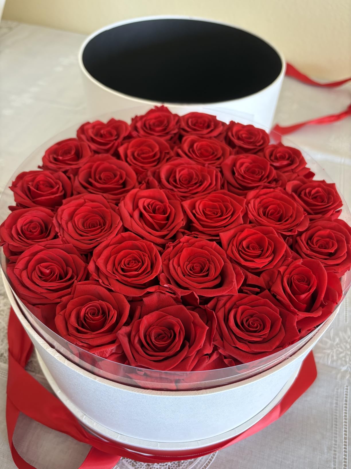 27 Forever Roses Dome in Luxury White Box, Eternal Real Roses Birthday Gifts for Women, Preserved Flowers for Delivery Prime, Anniversary, Valentine's Day, Mothers Day for Mom (Red) Customer Review 27 Forever Roses Dome in Luxury White Box, Eternal Real Roses Birthday Gifts for Women, Preserved Flowers for Delivery Prime, Anniversary, Valentine's Day, Mothers Day for Mom (Red) - Customer Photo 2
