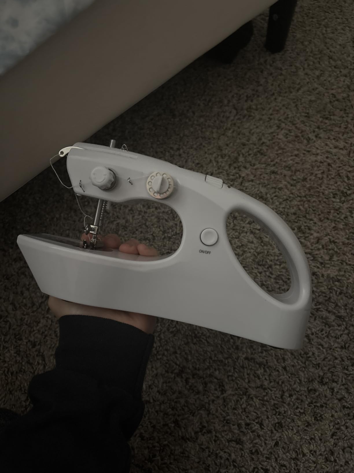 Portable Cordless Handheld Sewing Machine, 2 Modes for Two-Thread Stitching. Ideal Sewing Machine for Beginners. Mini for Home, Travel, DIY, Mending customer photo 1